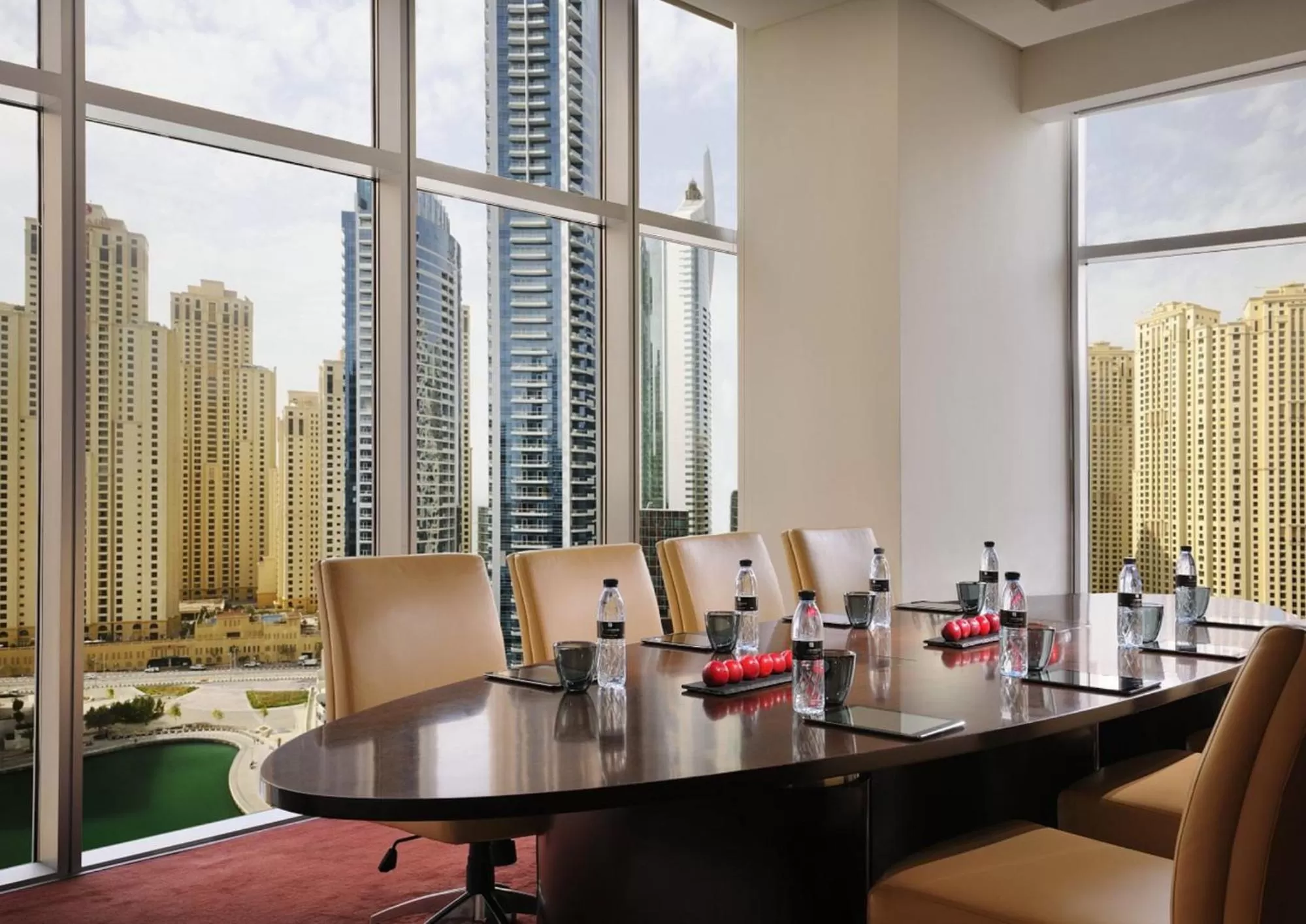 Business facilities in Emaar Residences Dubai Marina by Qstay - formerly Address Dubai Marina