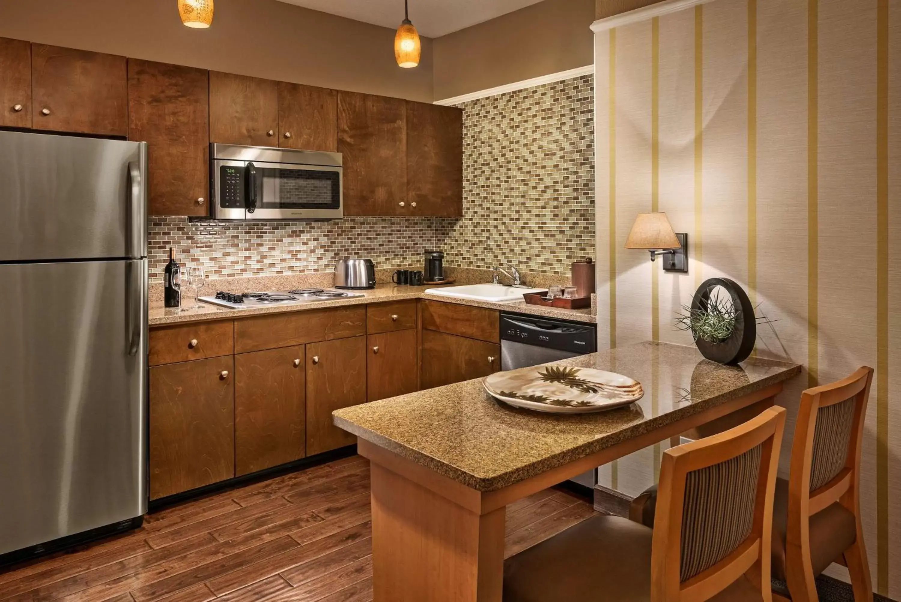 Kitchen or kitchenette, Kitchen/Kitchenette in Sonesta Suites Scottsdale Gainey Ranch