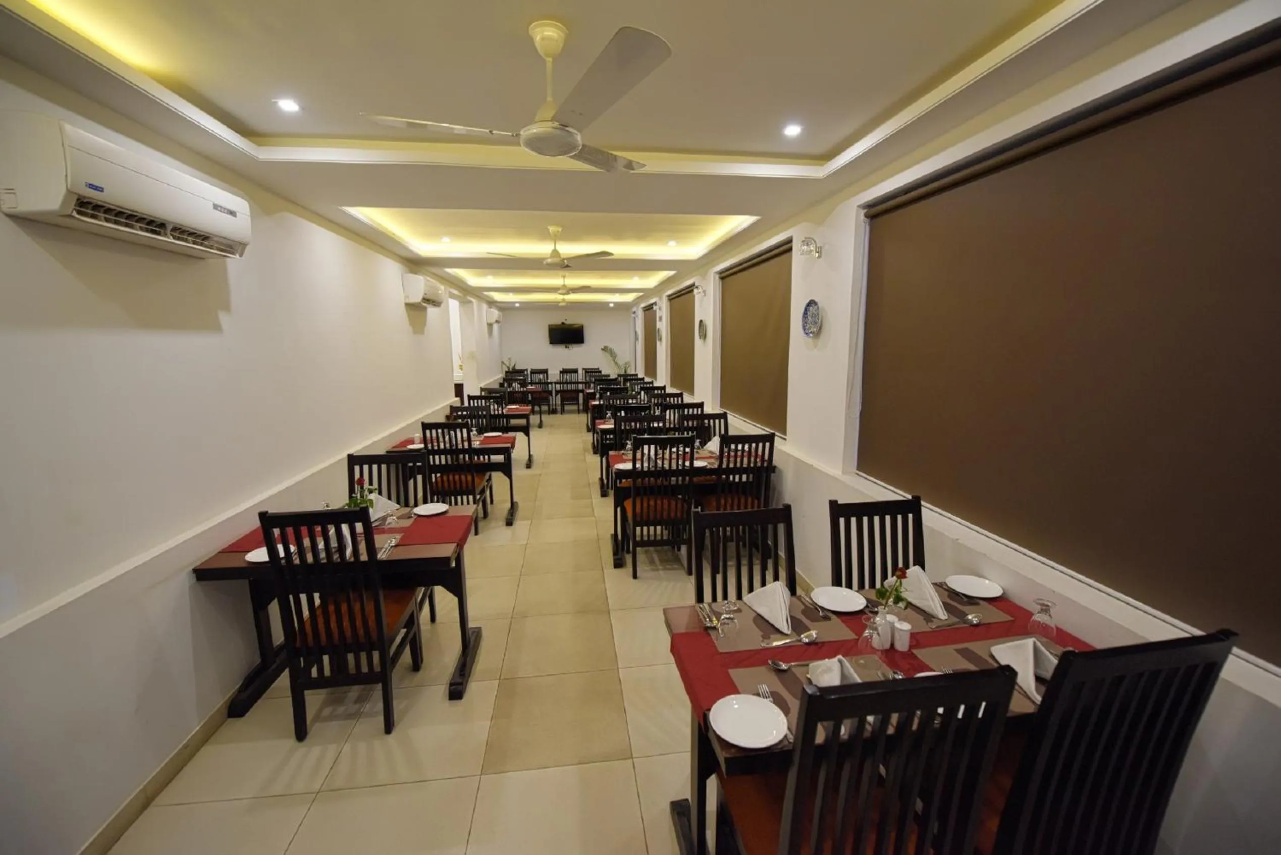 Restaurant/places to eat in Hotel Gandharva- A Green Hotel