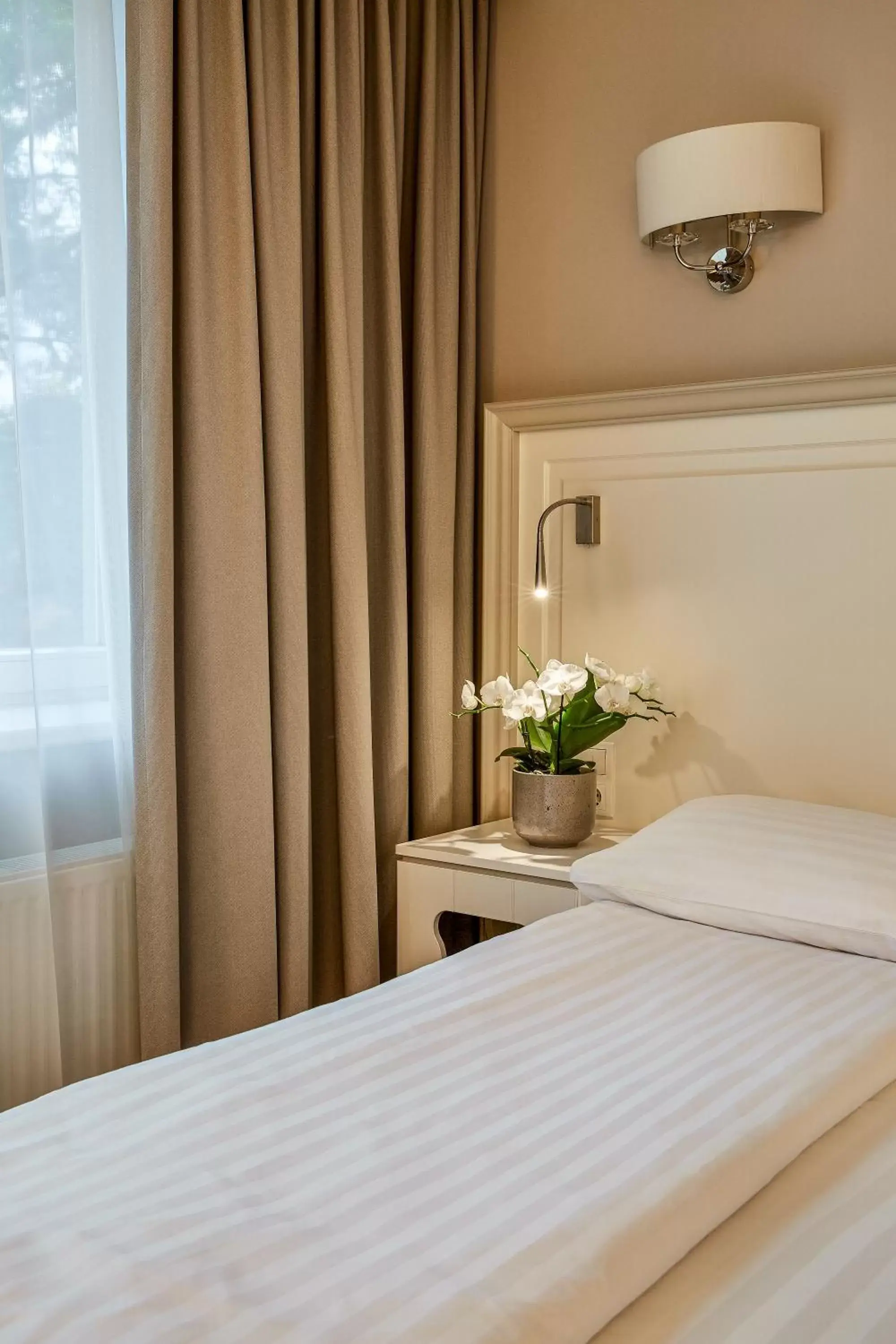 Decorative detail, Bed in Ratonda Centrum Hotels
