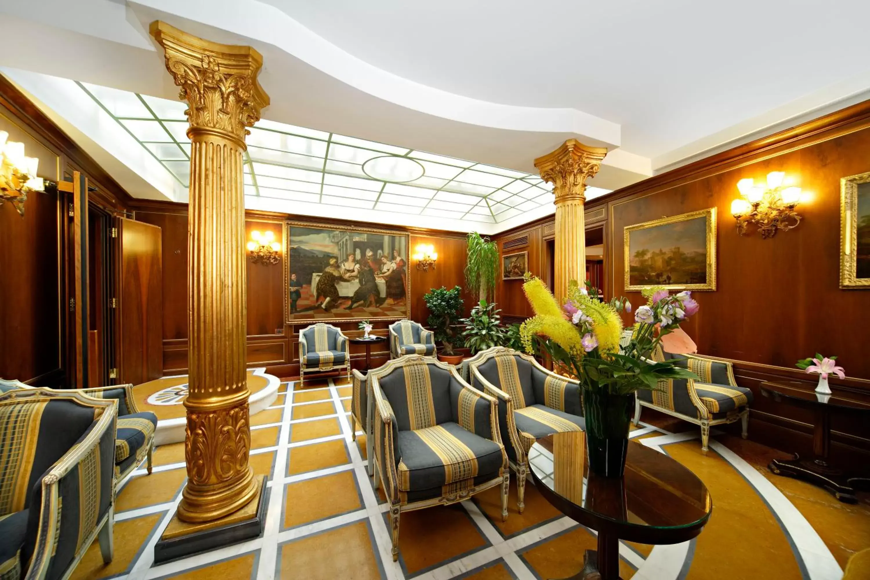 Lobby or reception in Hotel Kette Lobby or reception in Hotel Kette