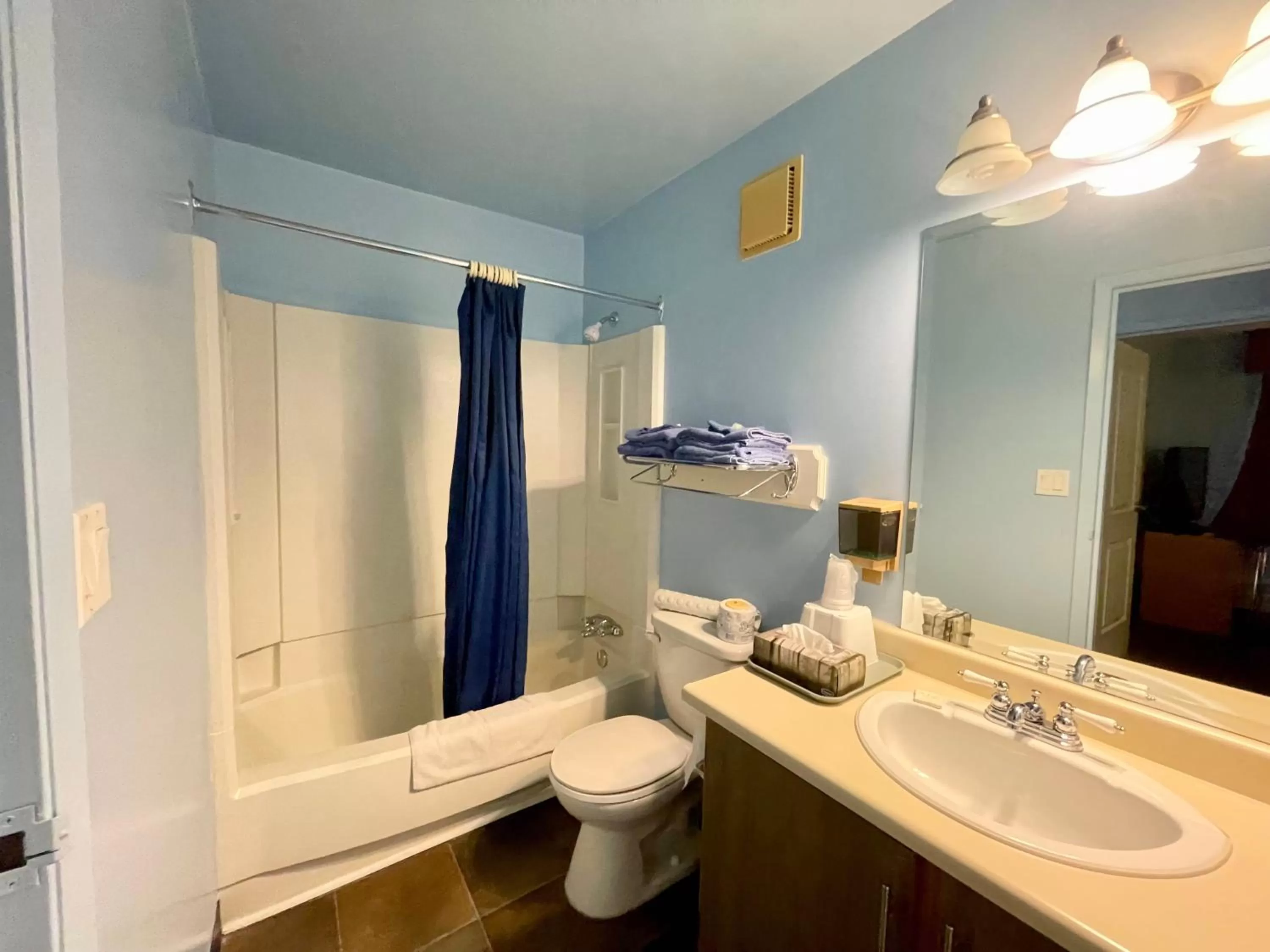 Bathroom in Dockside Inn