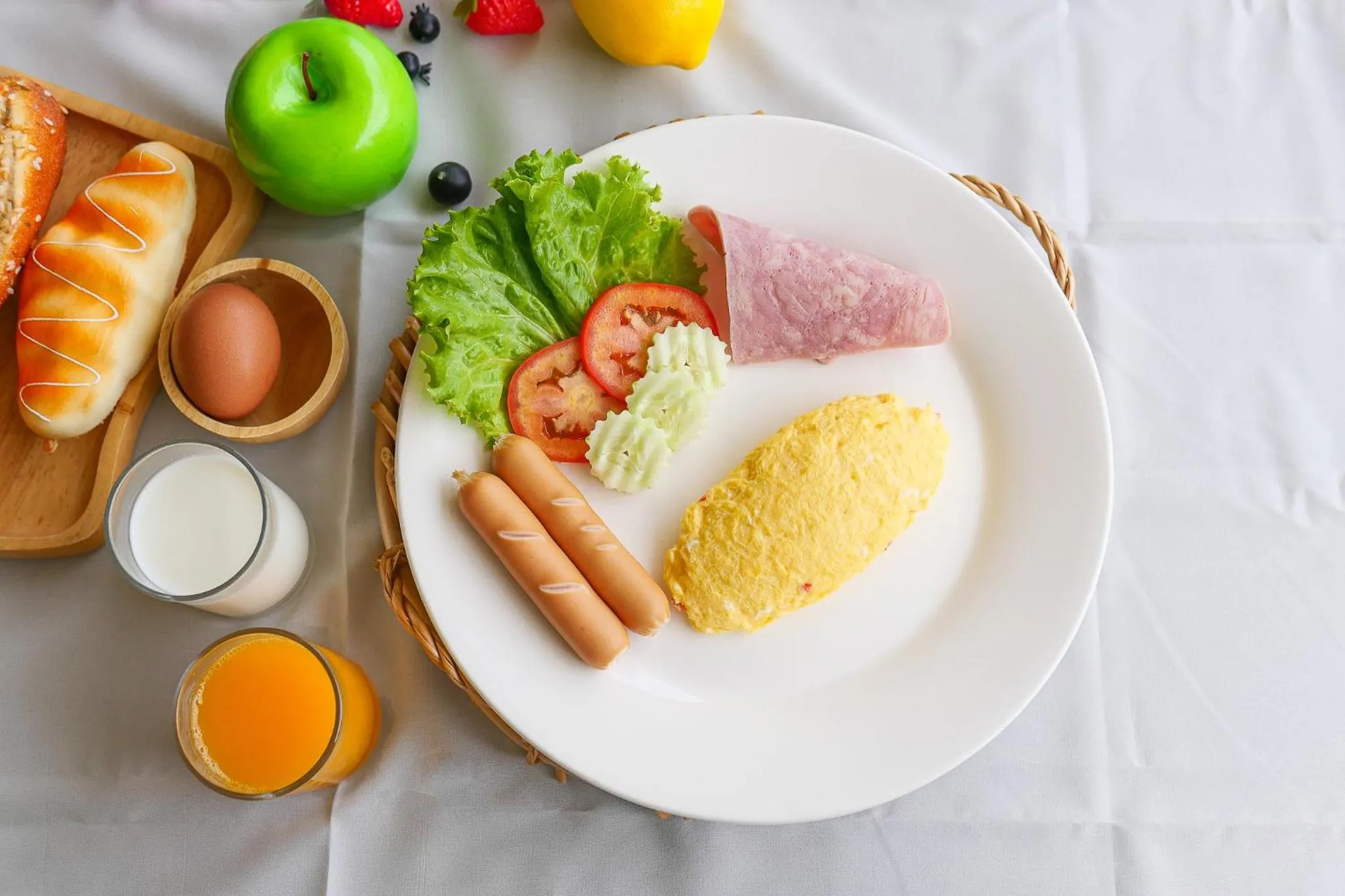 Food and drinks in AU Place Hotel