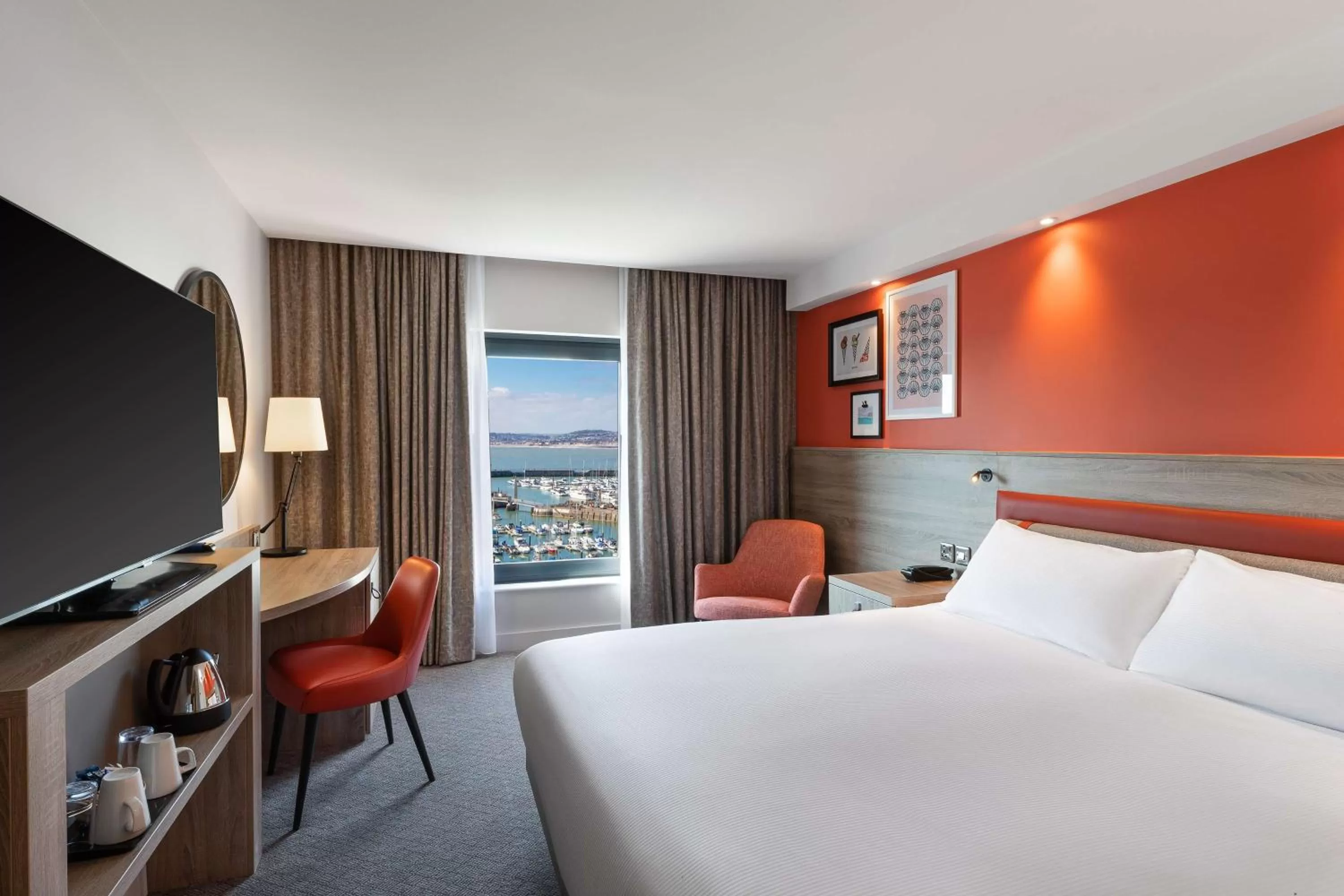 Bedroom, Bed in Hampton By Hilton Torquay