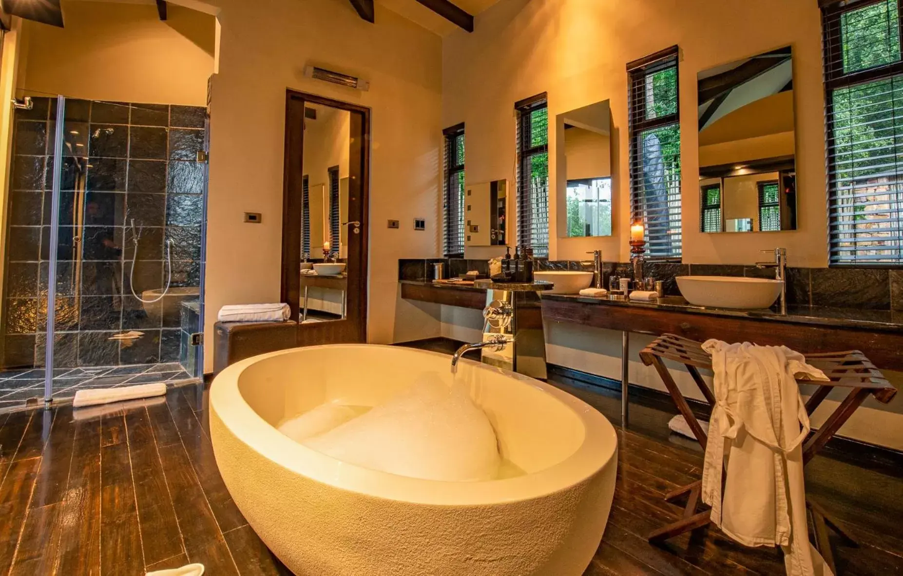 Shower, Bathroom in Tsala Treetop Lodge