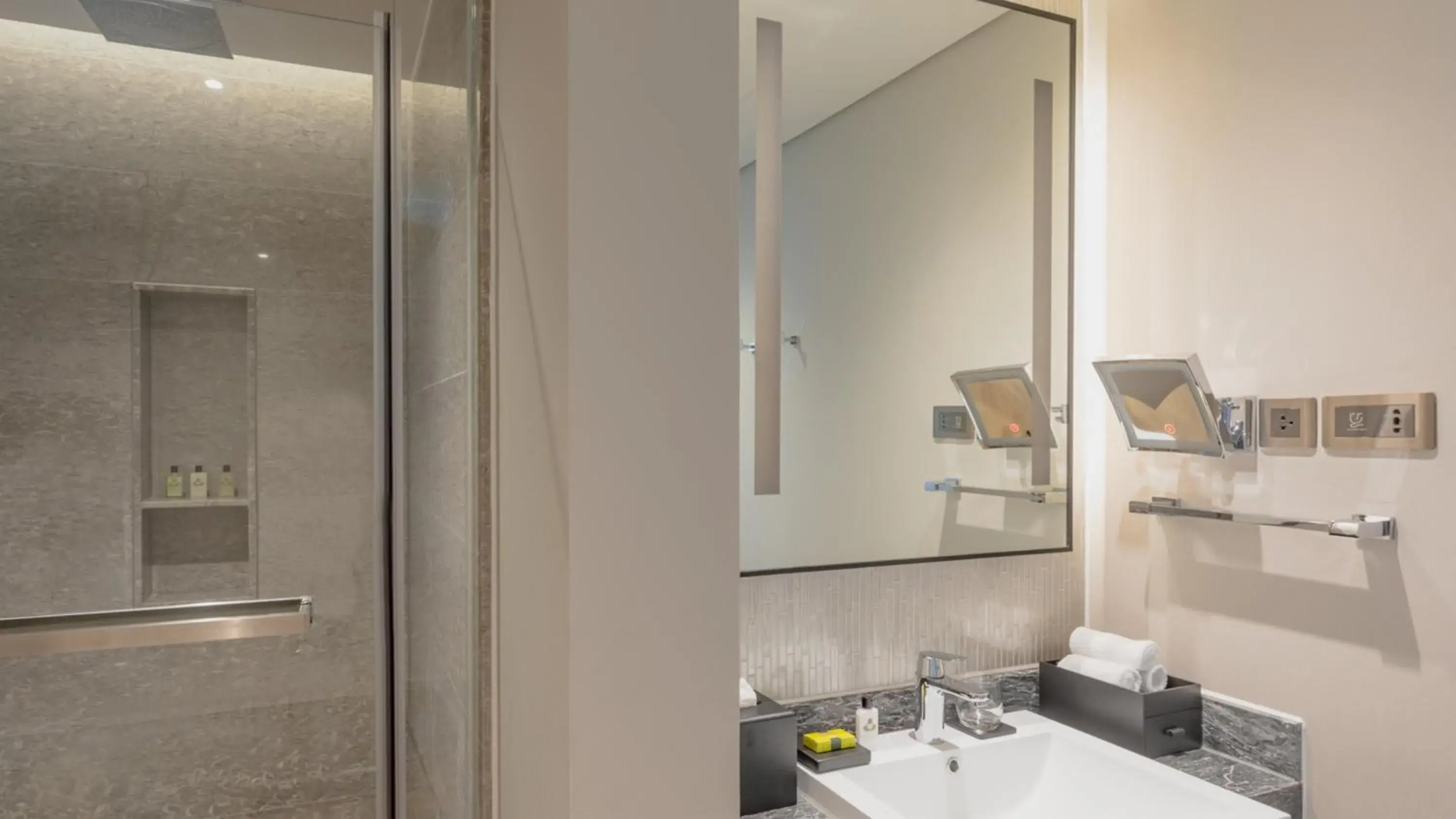 Photo of the whole room, Bathroom in InterContinental Phu Quoc Long Beach Resort, an IHG Hotel