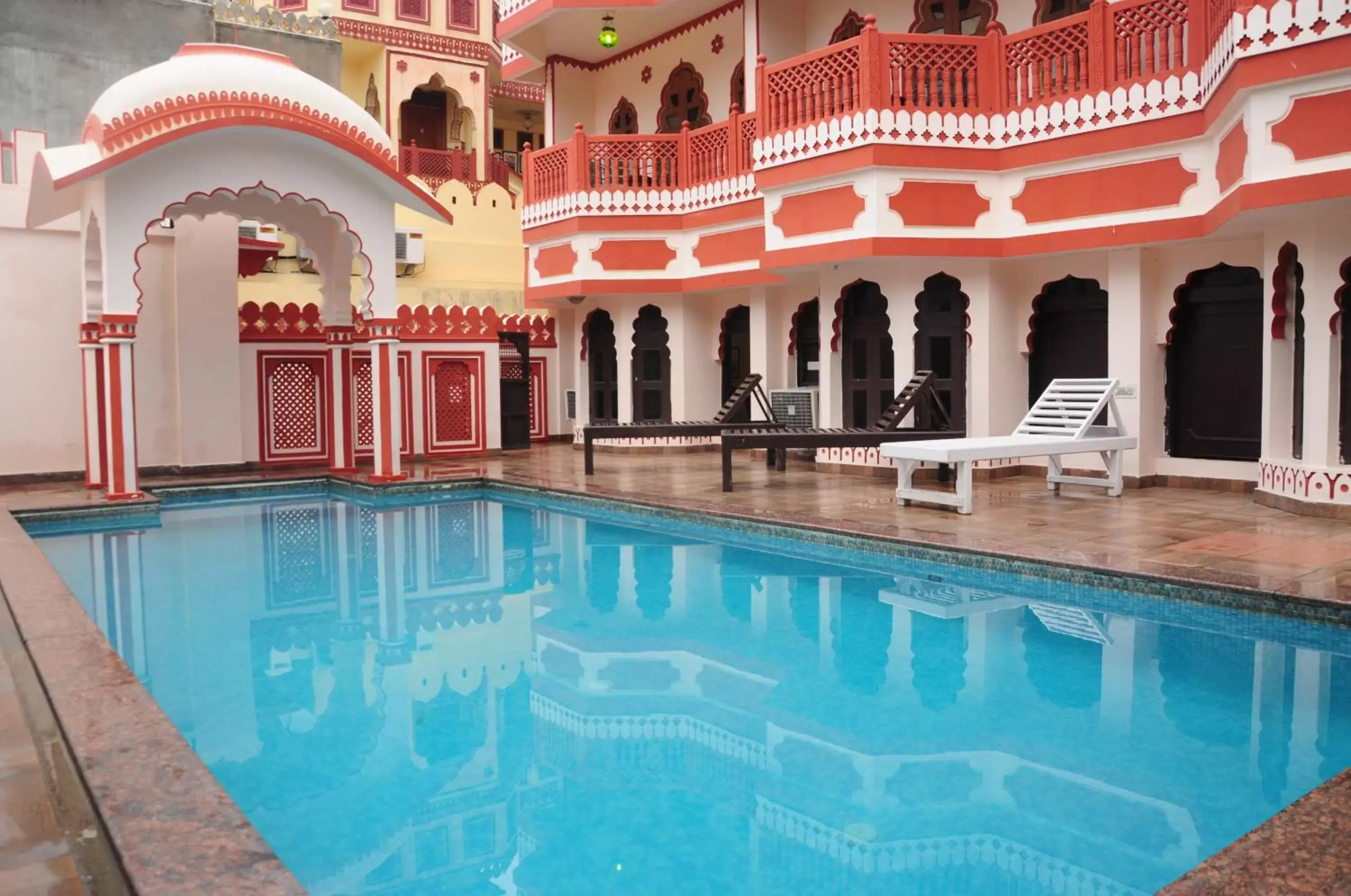 Swimming pool in Sajjan Niwas