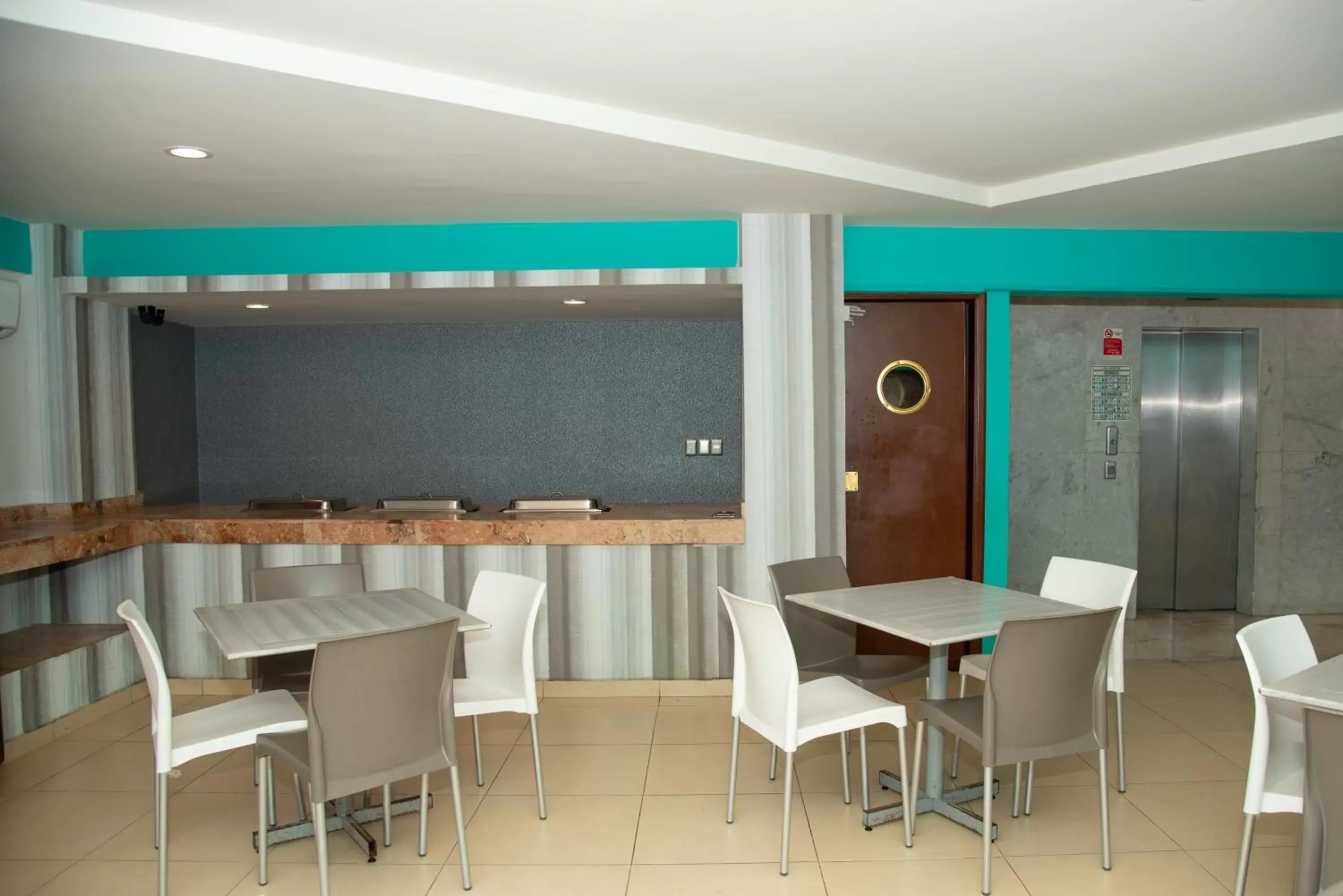 Food and drinks, Restaurant/Places to Eat in Hotel Impala Centro