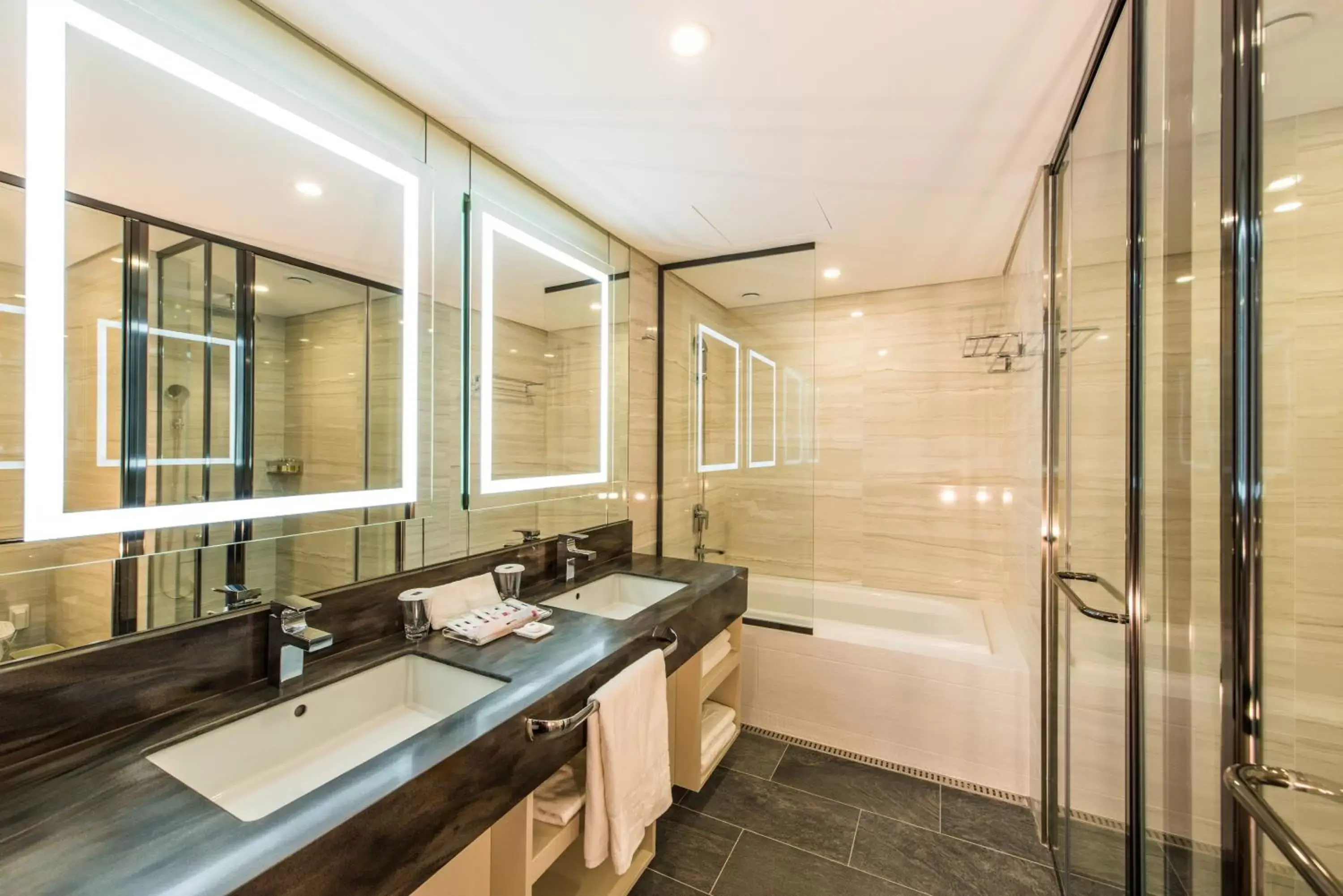 Shower, Bathroom in ENA Suite Hotel Namdaemun