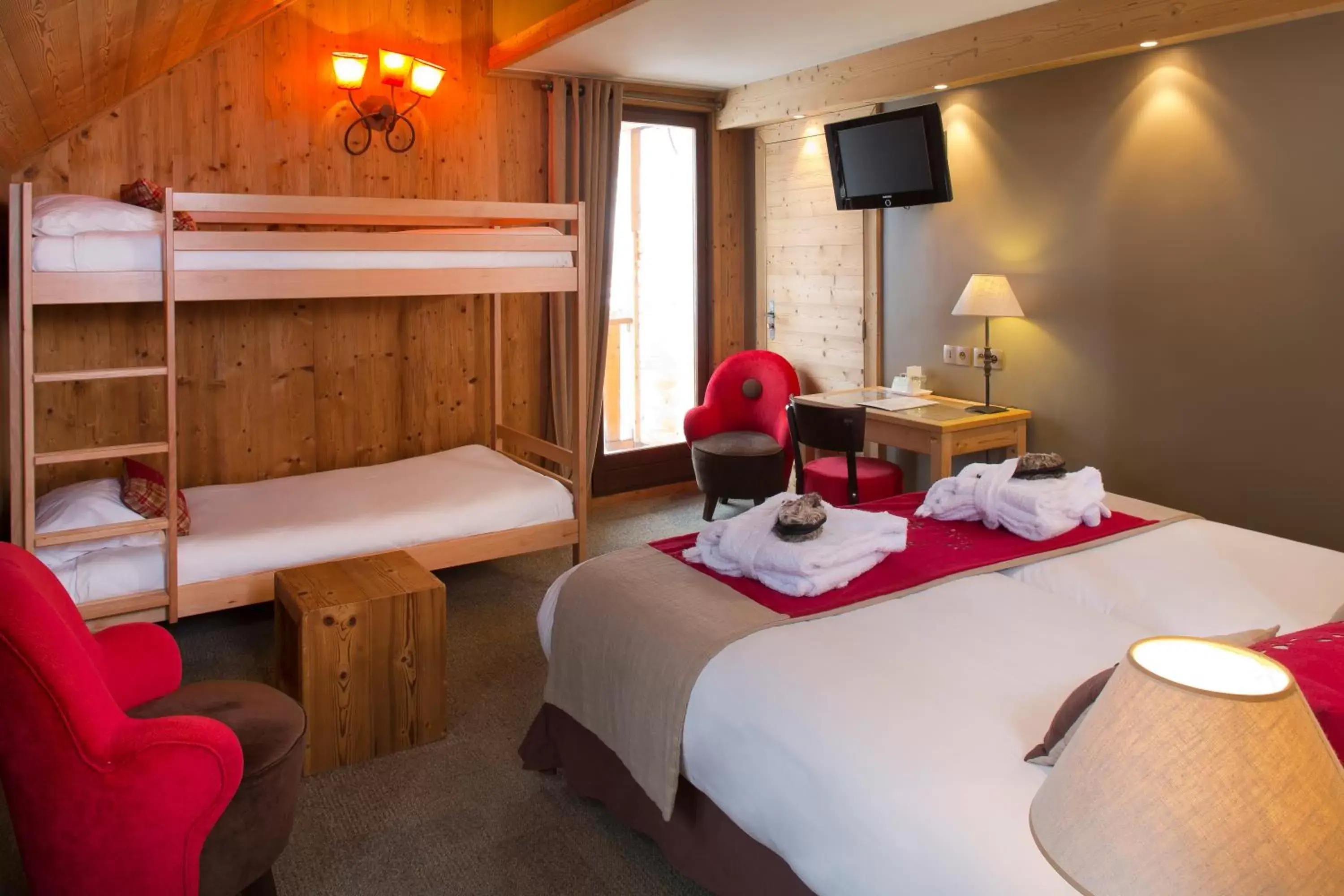 Bedroom in Hôtel et Spa les Clarines