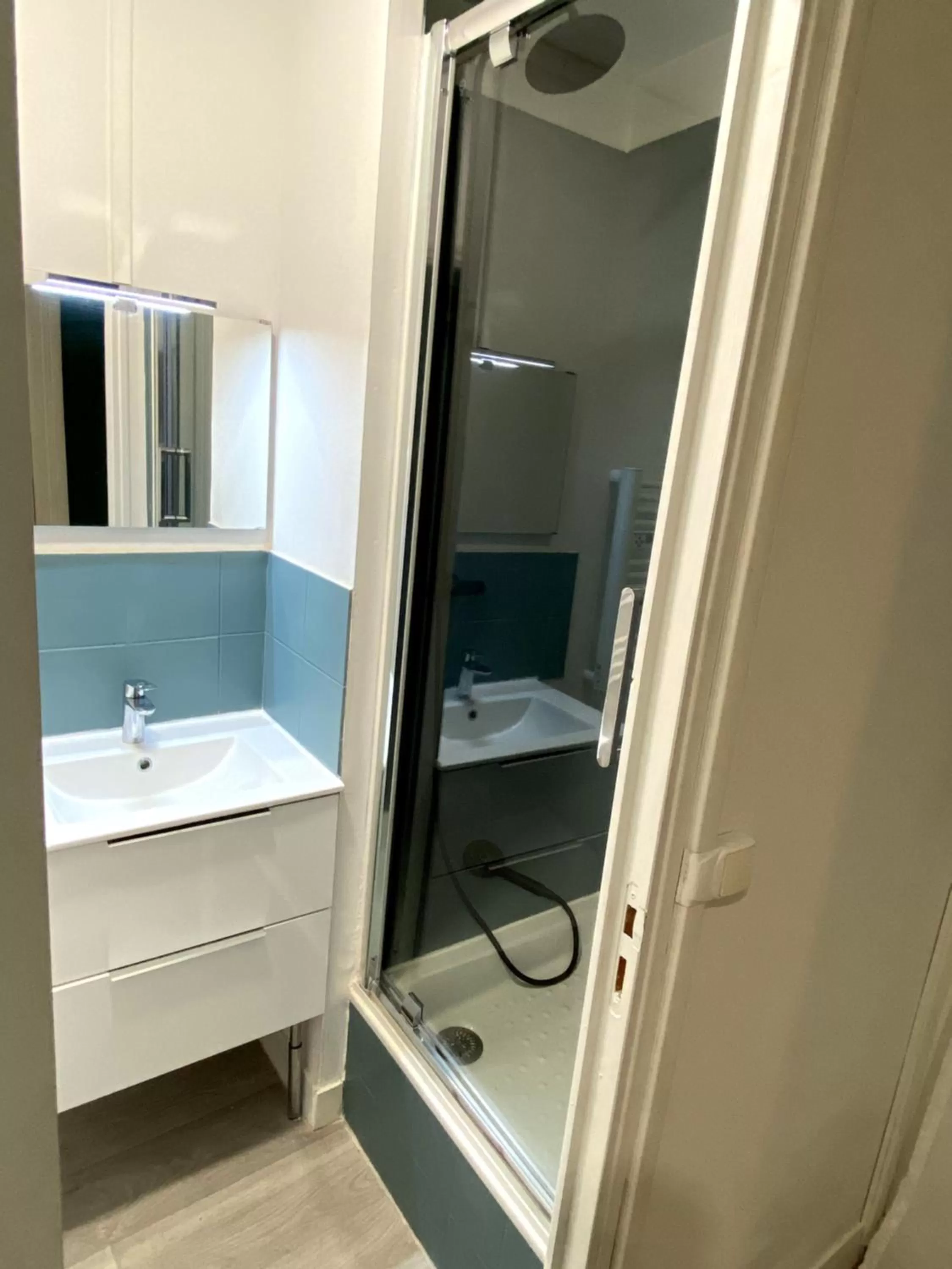 Shower in Lh Rooms Location