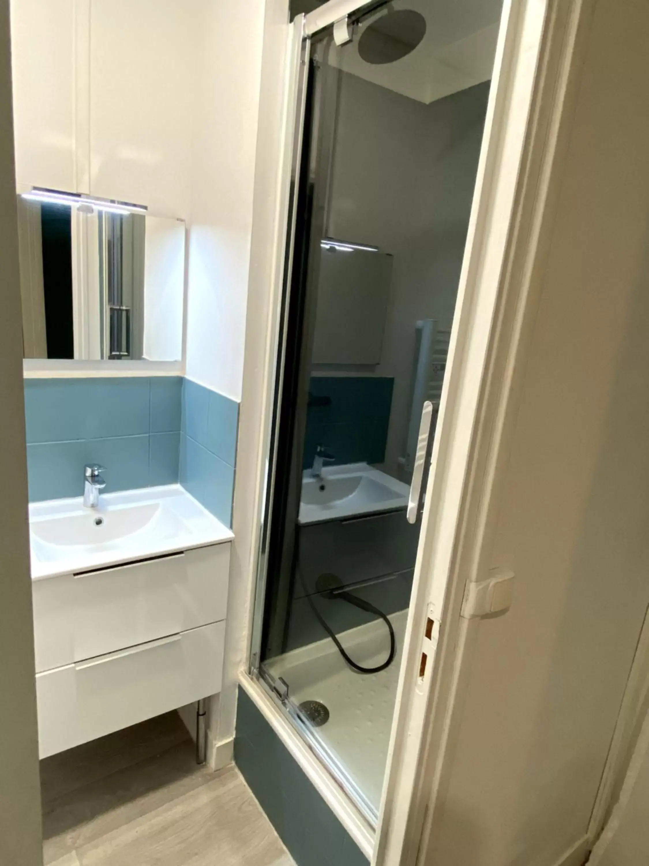 Shower, Bathroom in Lh Rooms Location