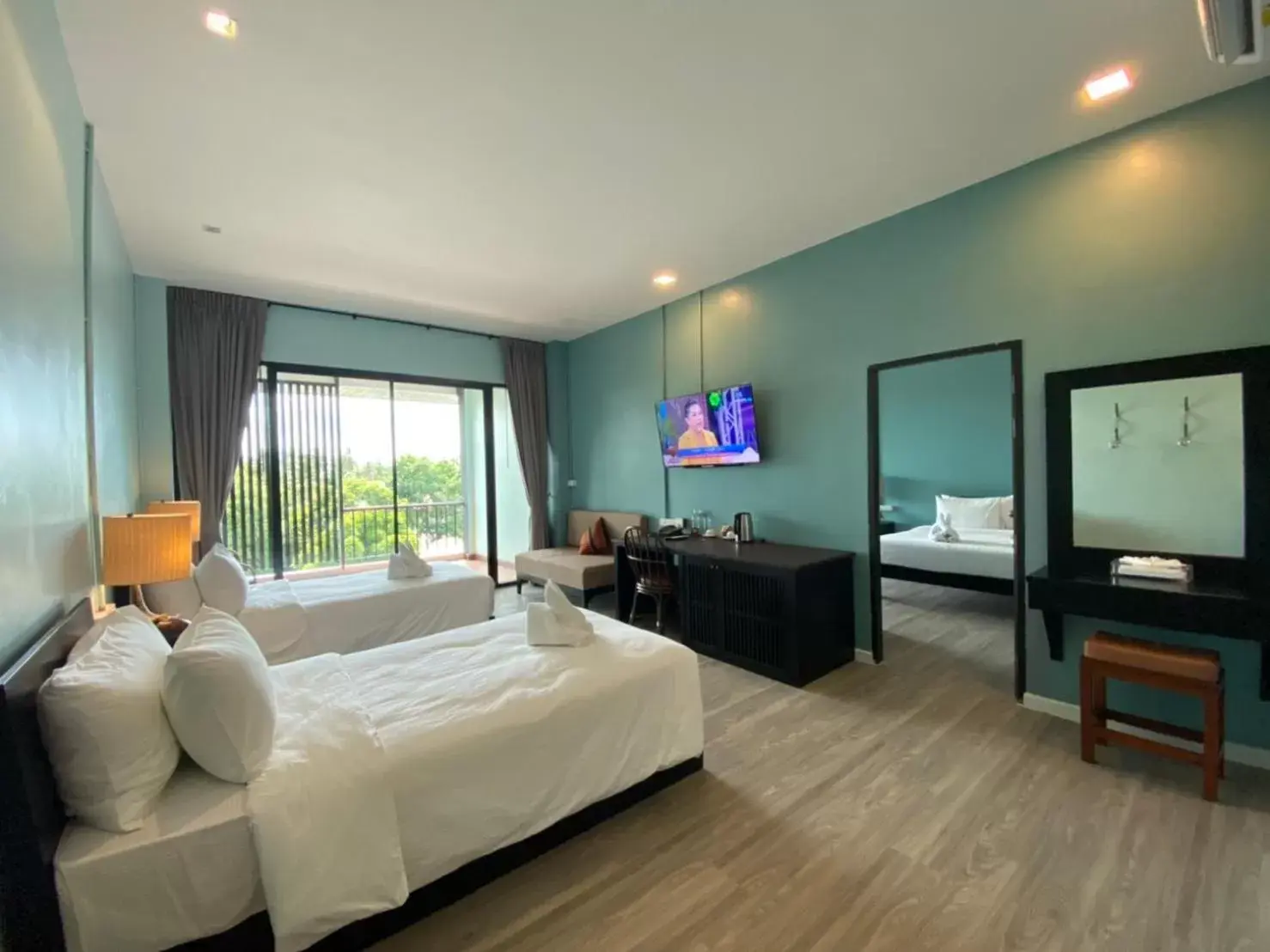 Bedroom, TV/Entertainment Center in Maikaew Damnoen Resort
