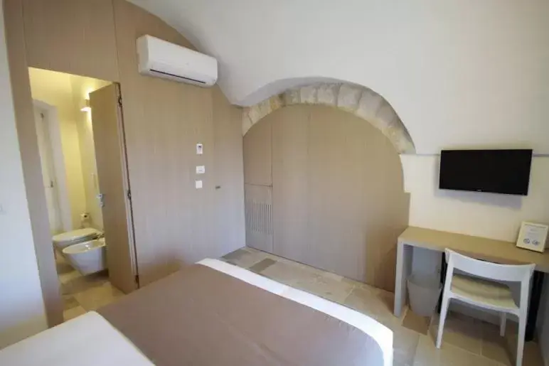TV and multimedia, Bed in MoMa B&B Molfetta Mare