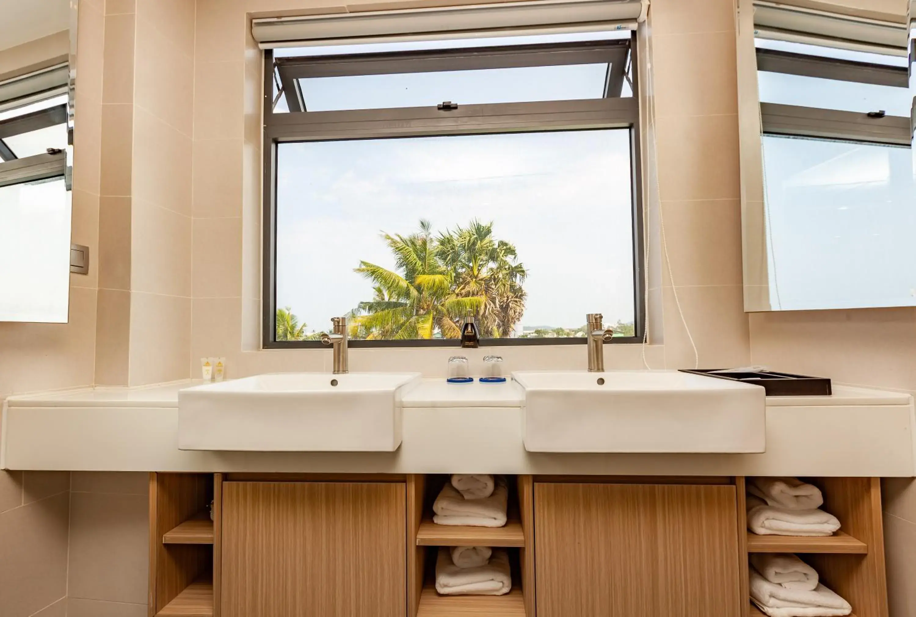 Bathroom in An Phu Hotel