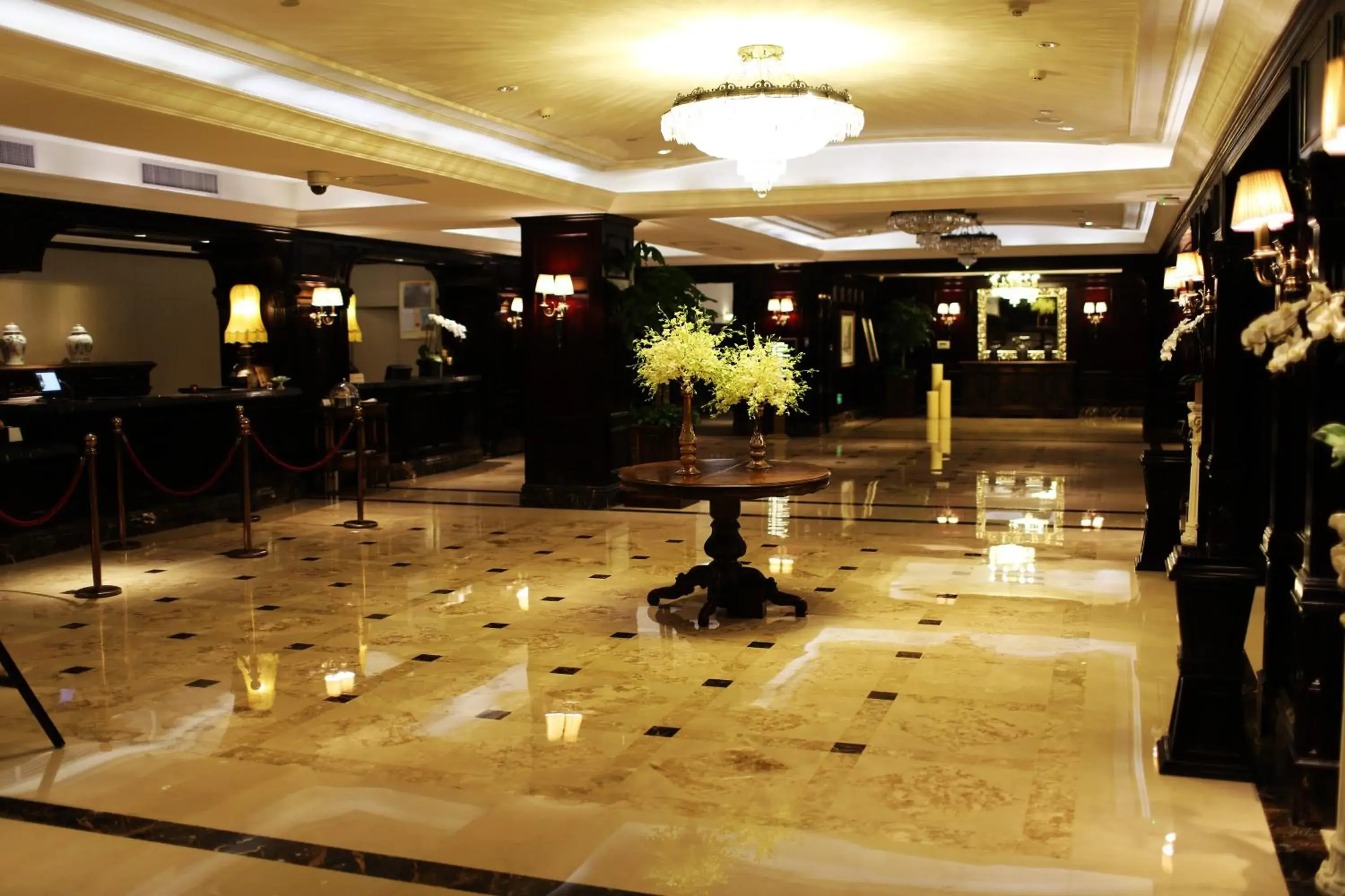 Lobby/Reception in Royal Grace Hotel Optics Valley Wuhan