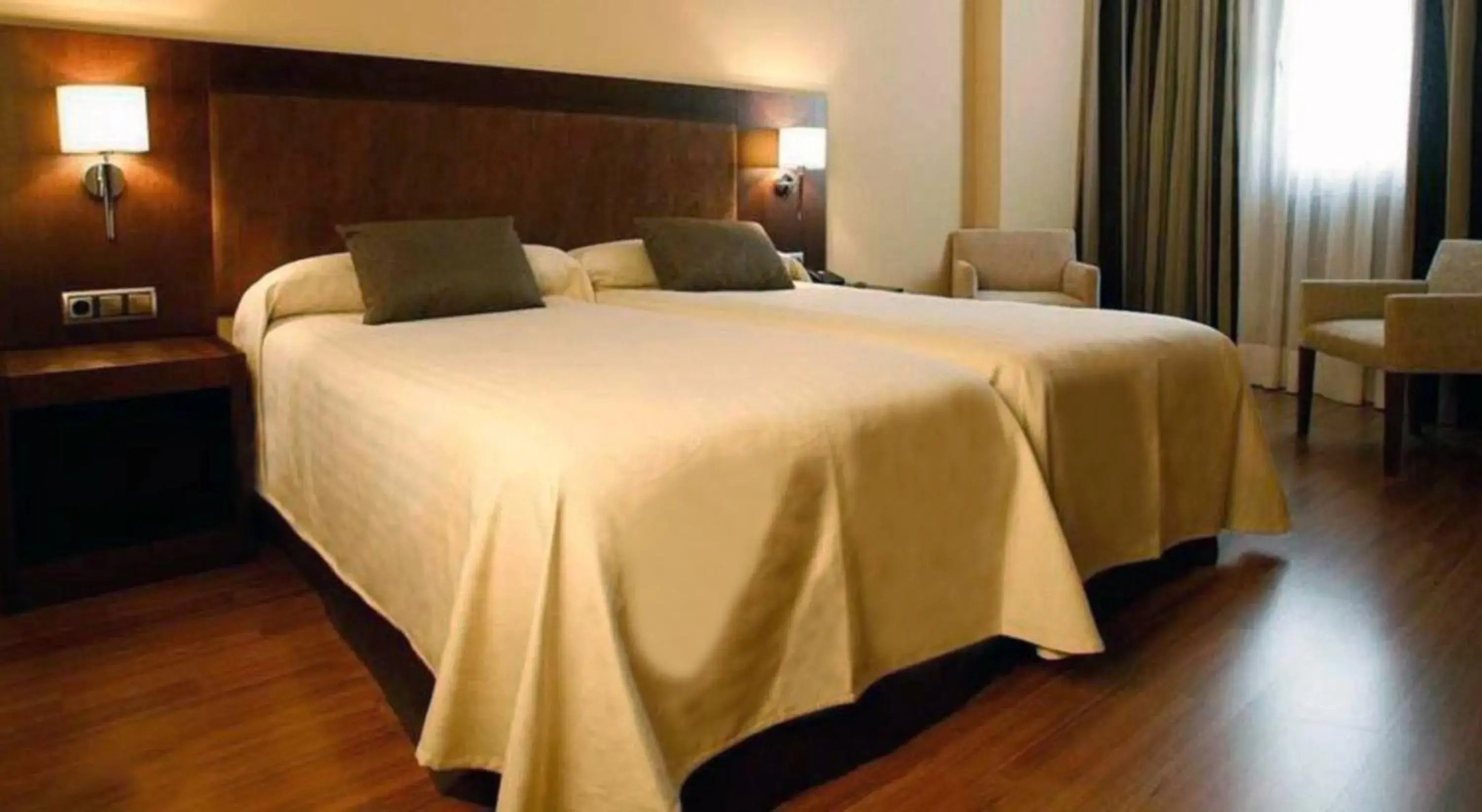 Bedroom, Bed in Hotel Villa de Aranda