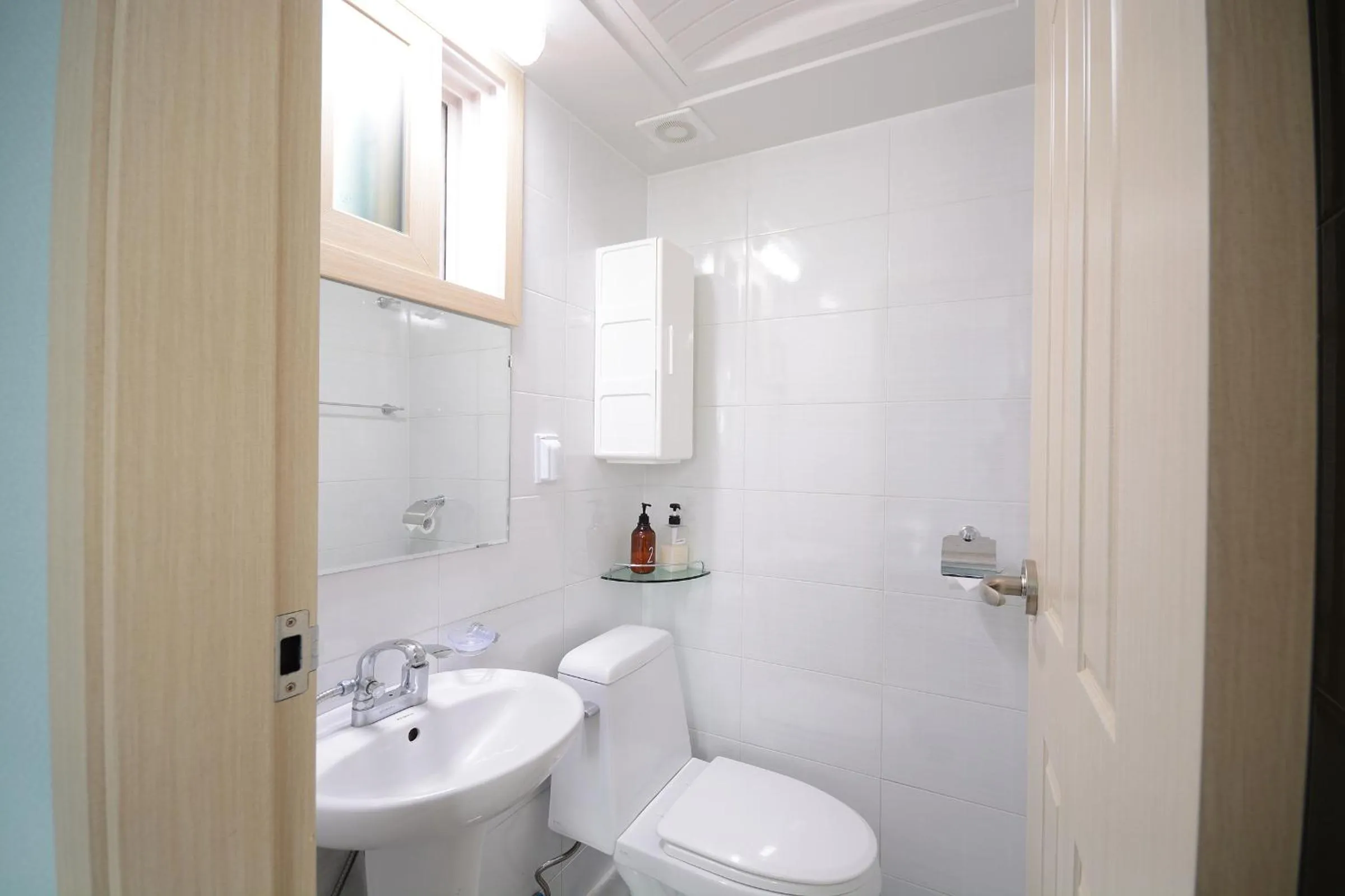 Shower in Sunnyhill Hostel Hongdae