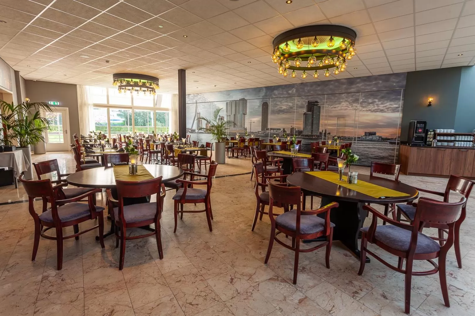 Restaurant/places to eat in Atlas Hotel Holiday