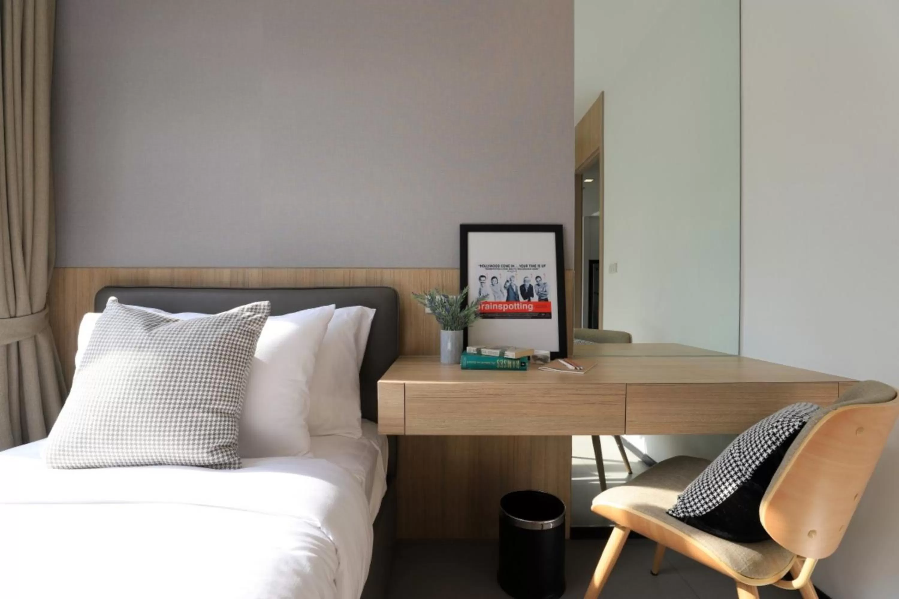 Bedroom, Bed in Alix Bangkok Hotel