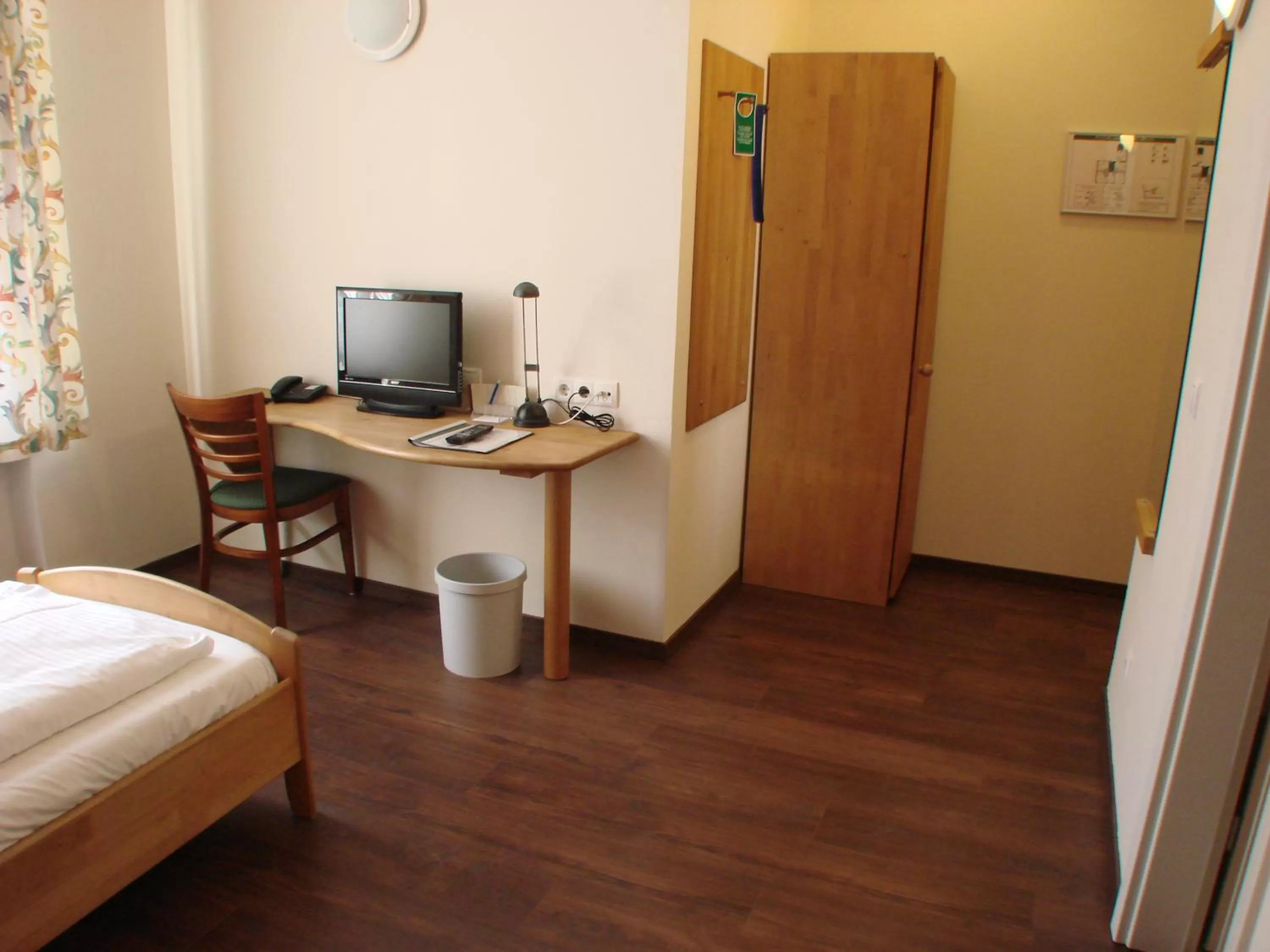 Photo of the whole room, Bed in Altstadt Hotel