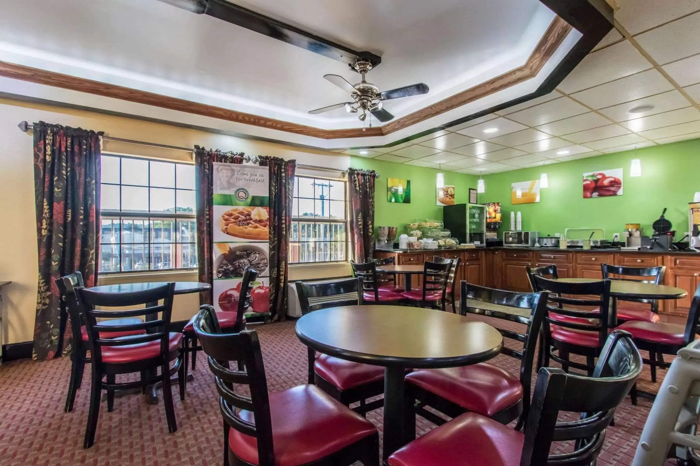 Restaurant/Places to Eat in Quality Inn Hixson-Chattanooga