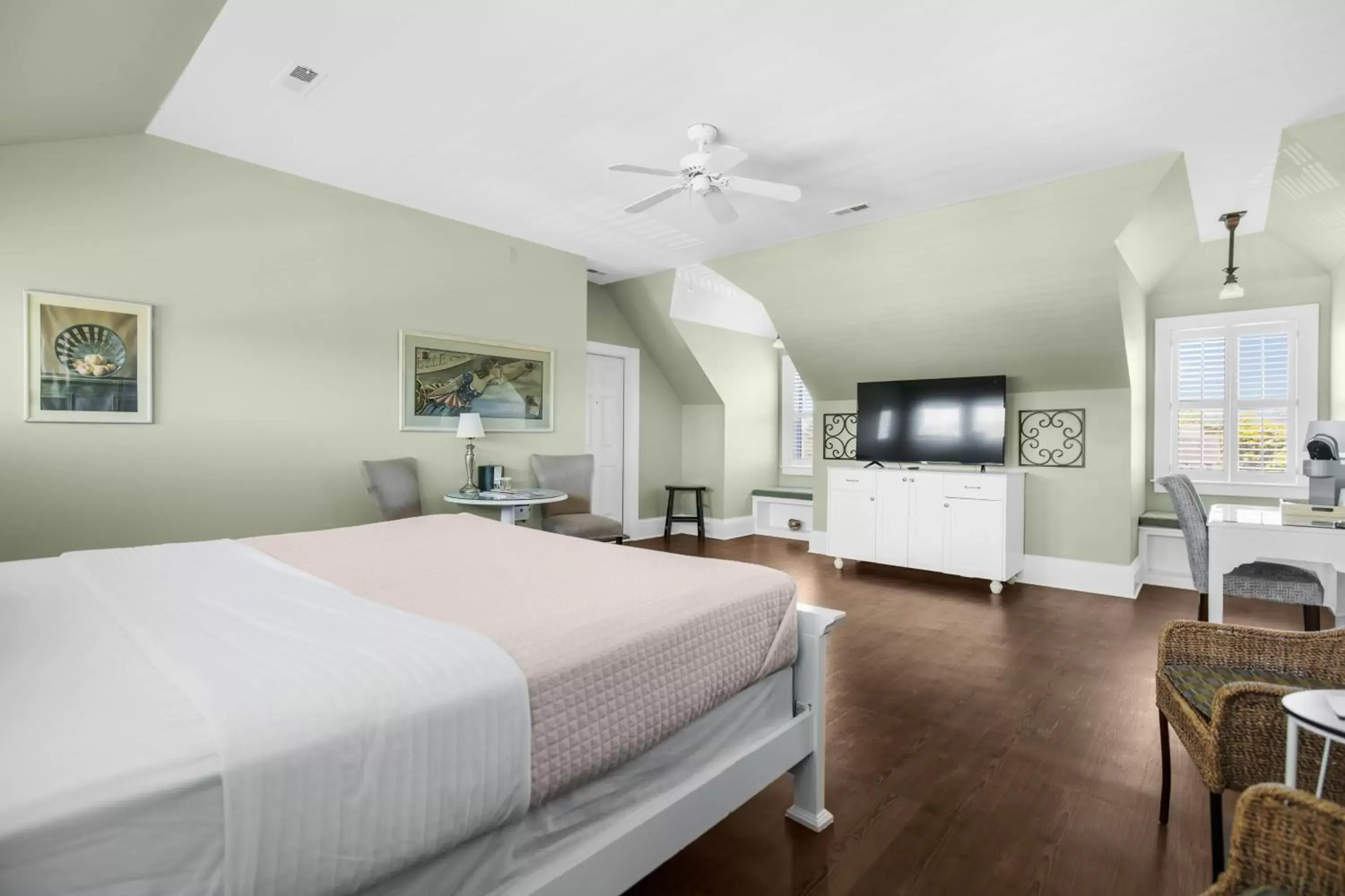 Bedroom in The Tranquil House Inn