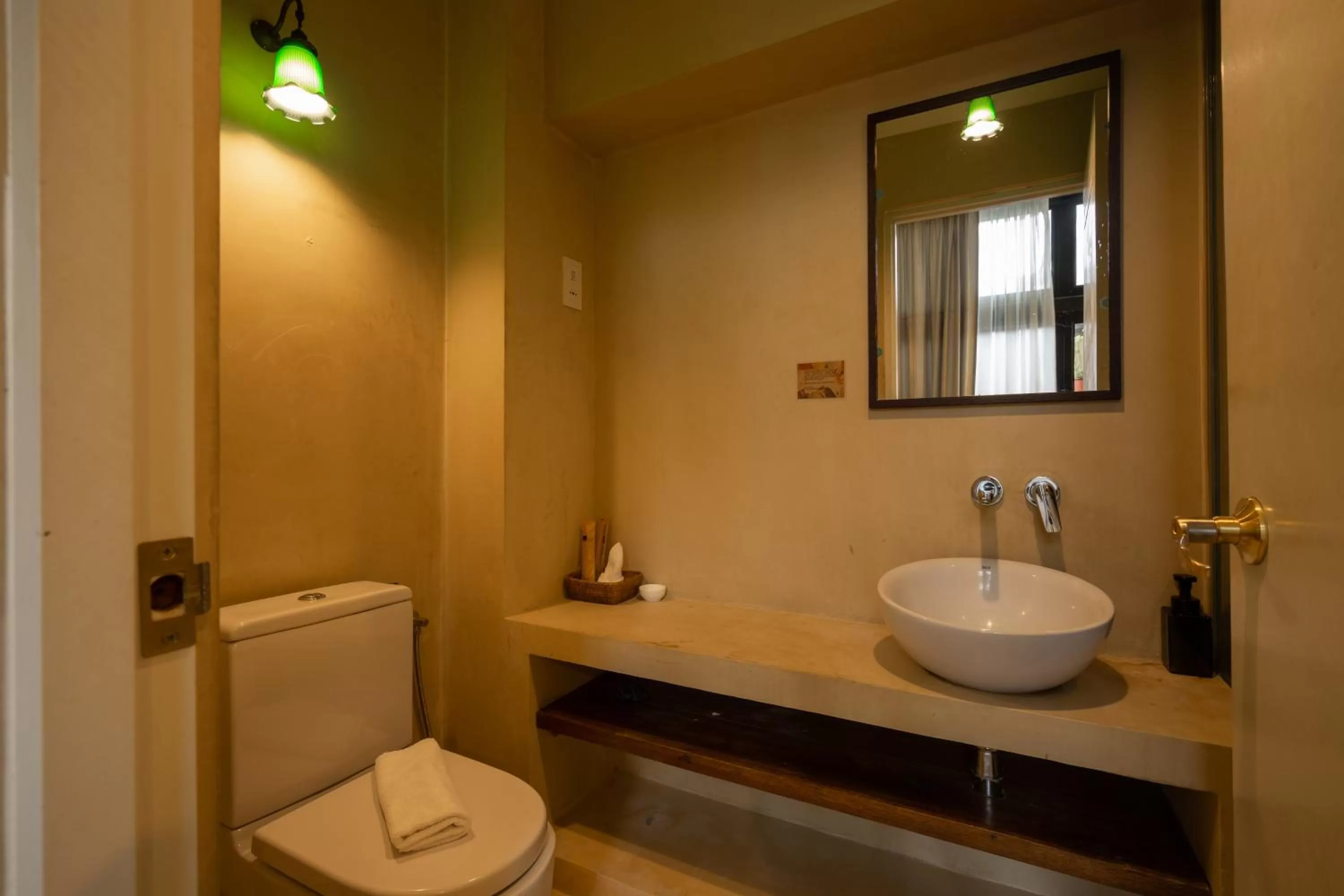 Shower in Spices Hotel