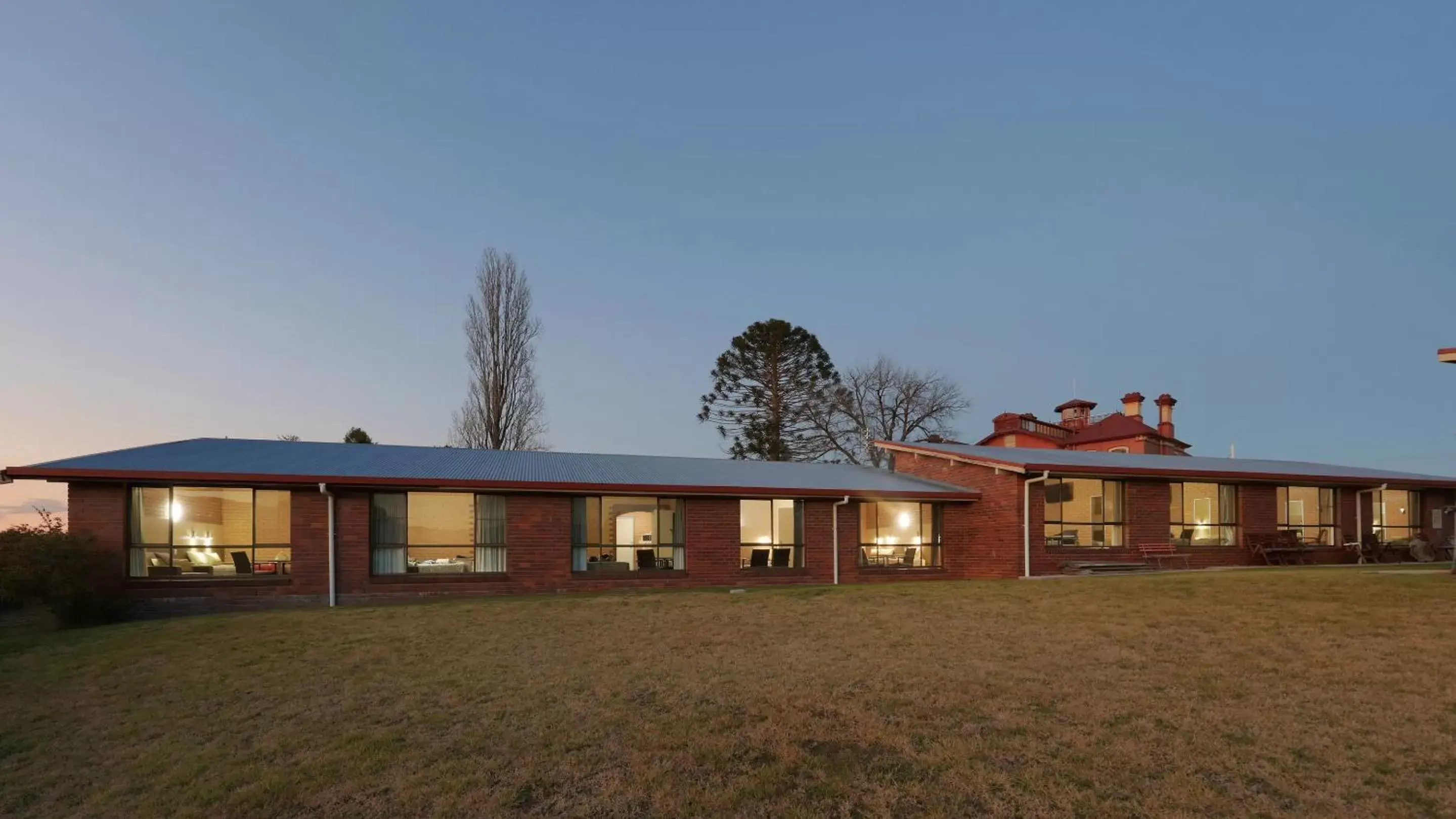 Property Building in Tenterfield Motor Inn