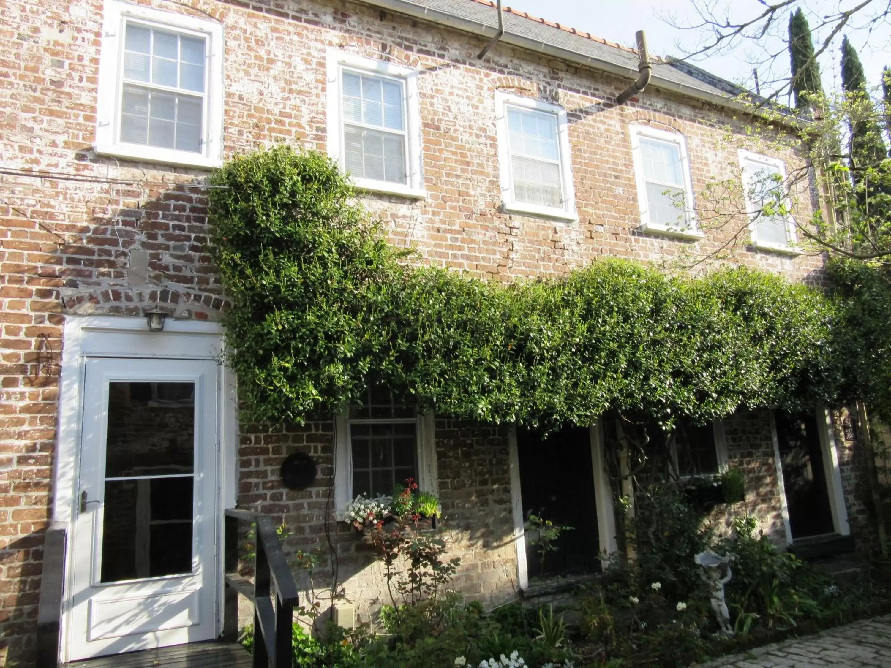 Property Building in Historic 86 Church Street