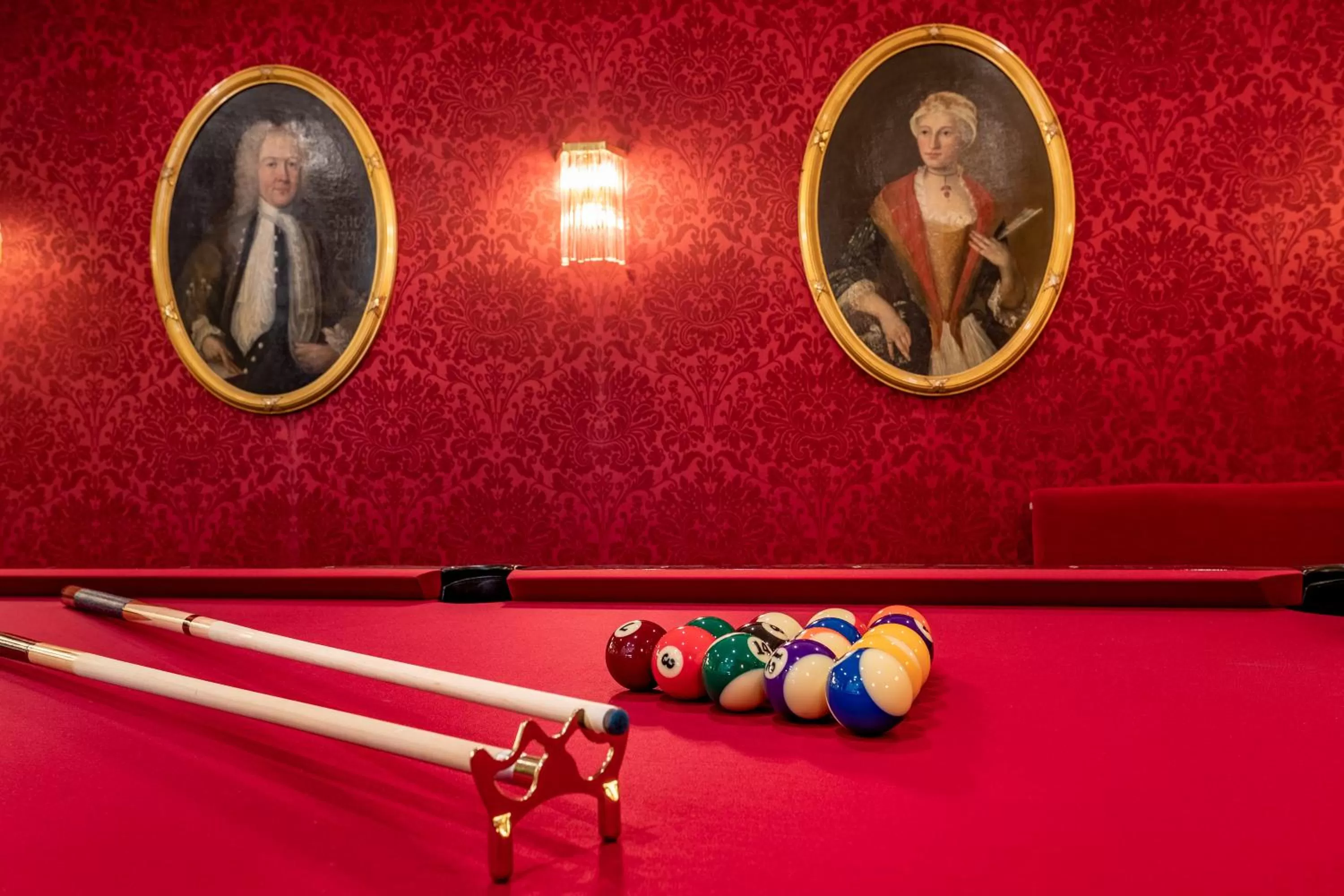 Billiard in Theaterhotel & Suites Wien