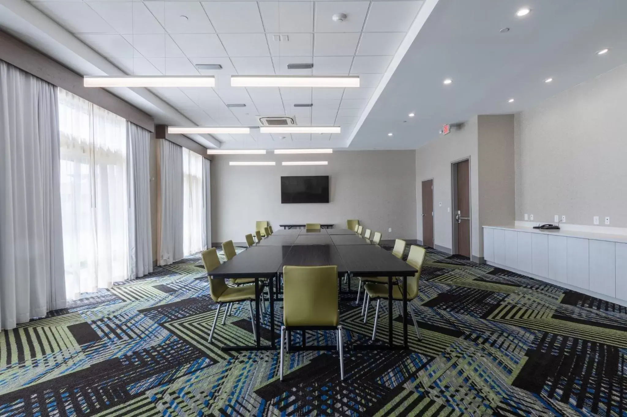 Meeting/conference room in Holiday Inn Express & Suites Columbia Downtown The Vista, an IHG Hotel