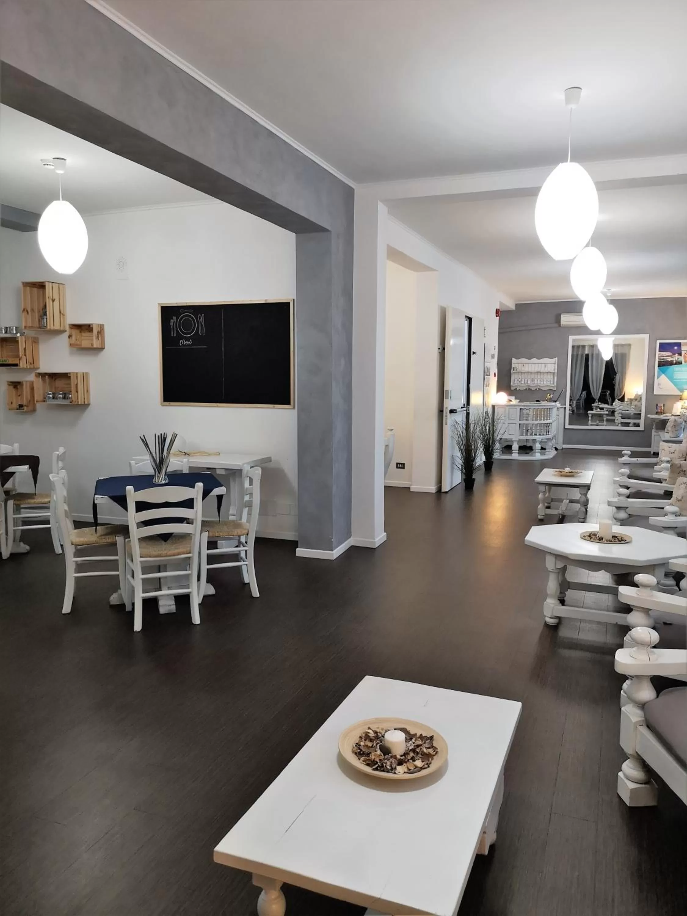 Restaurant/places to eat in Hotel Panorama