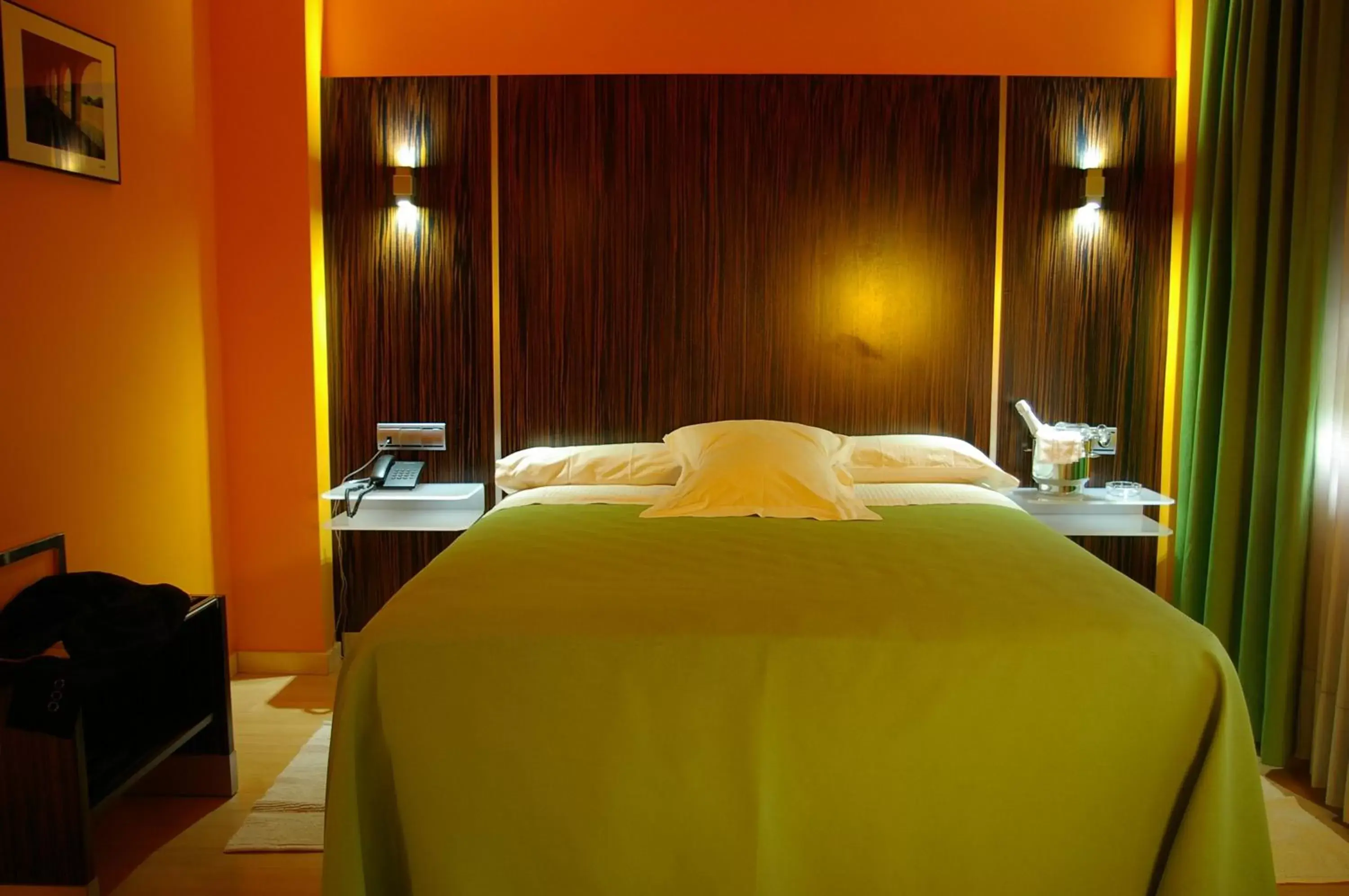 Photo of the whole room, Bed in Hotel Gran Via