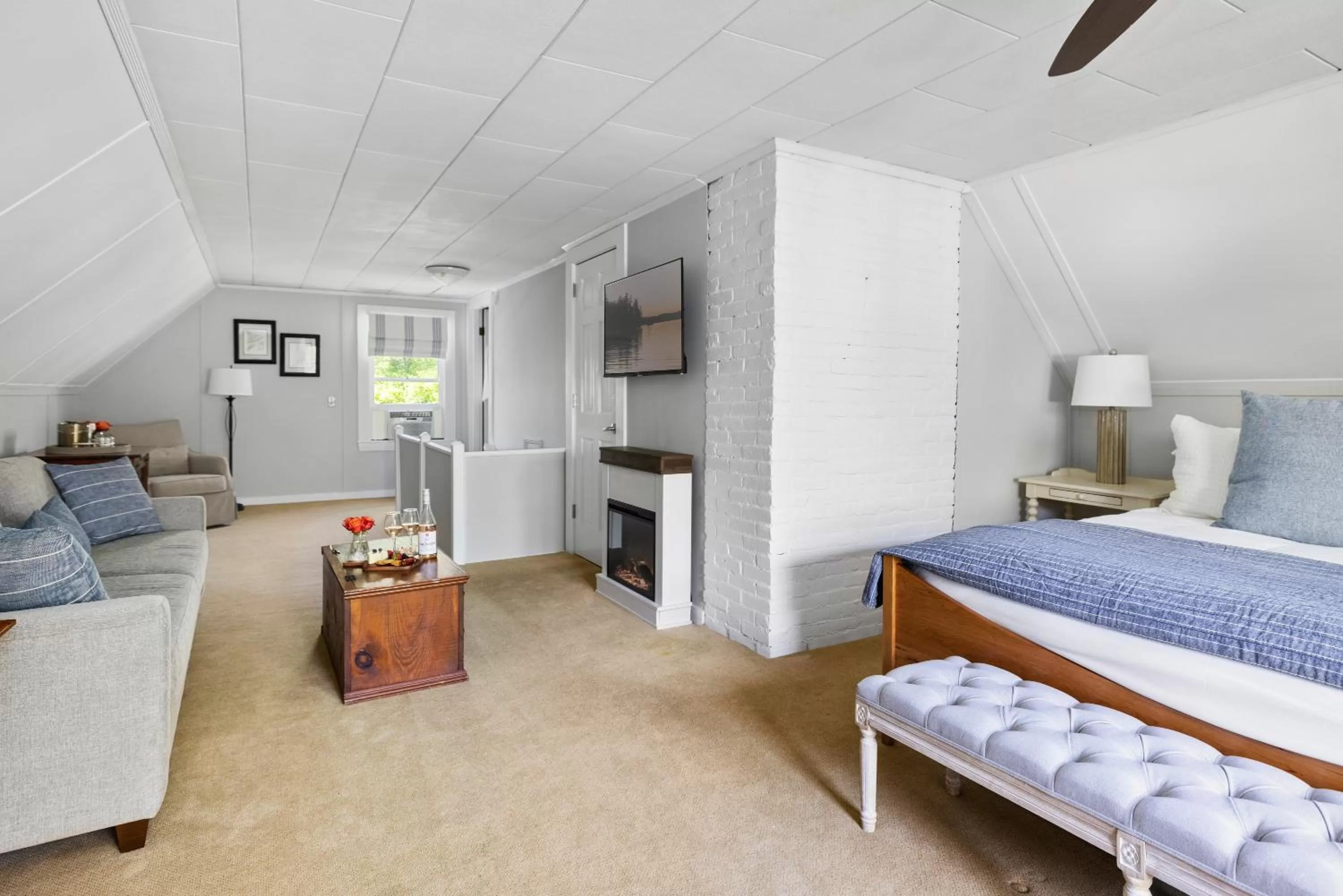 TV and multimedia in Noble House Inn