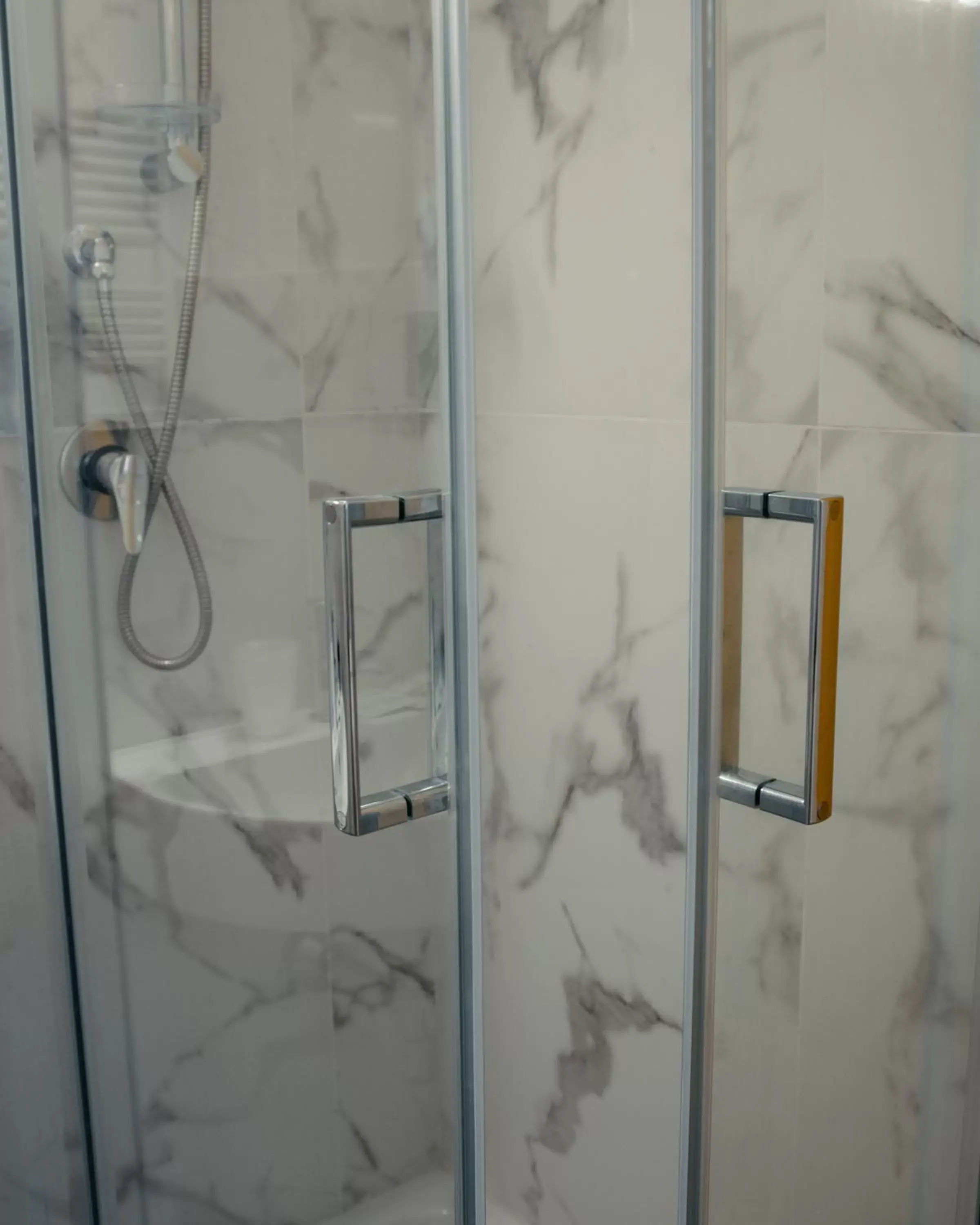 Shower, Bathroom in Bike Hotel Touring Gardone Riviera & Private Wellness