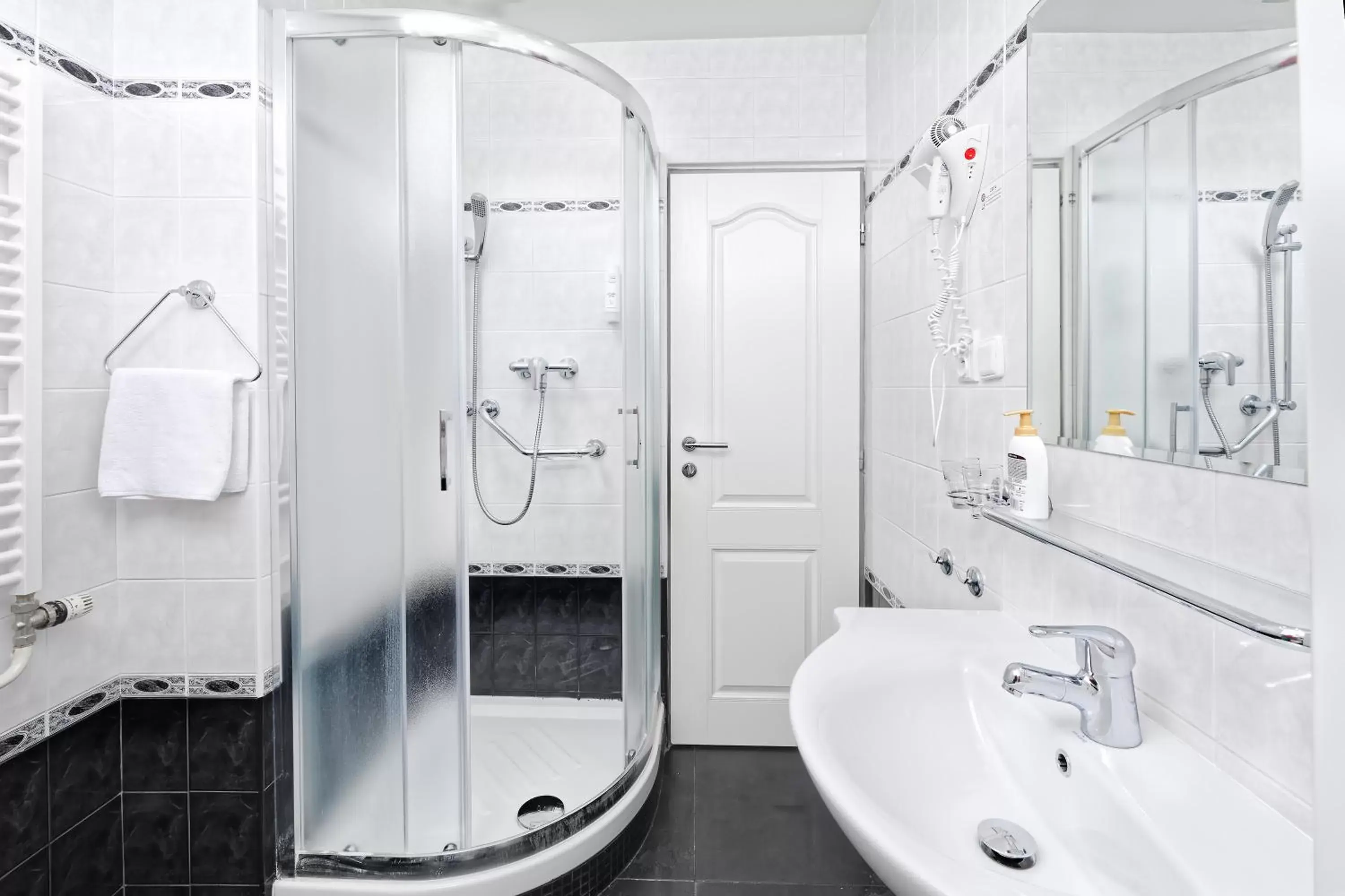 Bathroom in Hotel Aura Design & Garden Pool