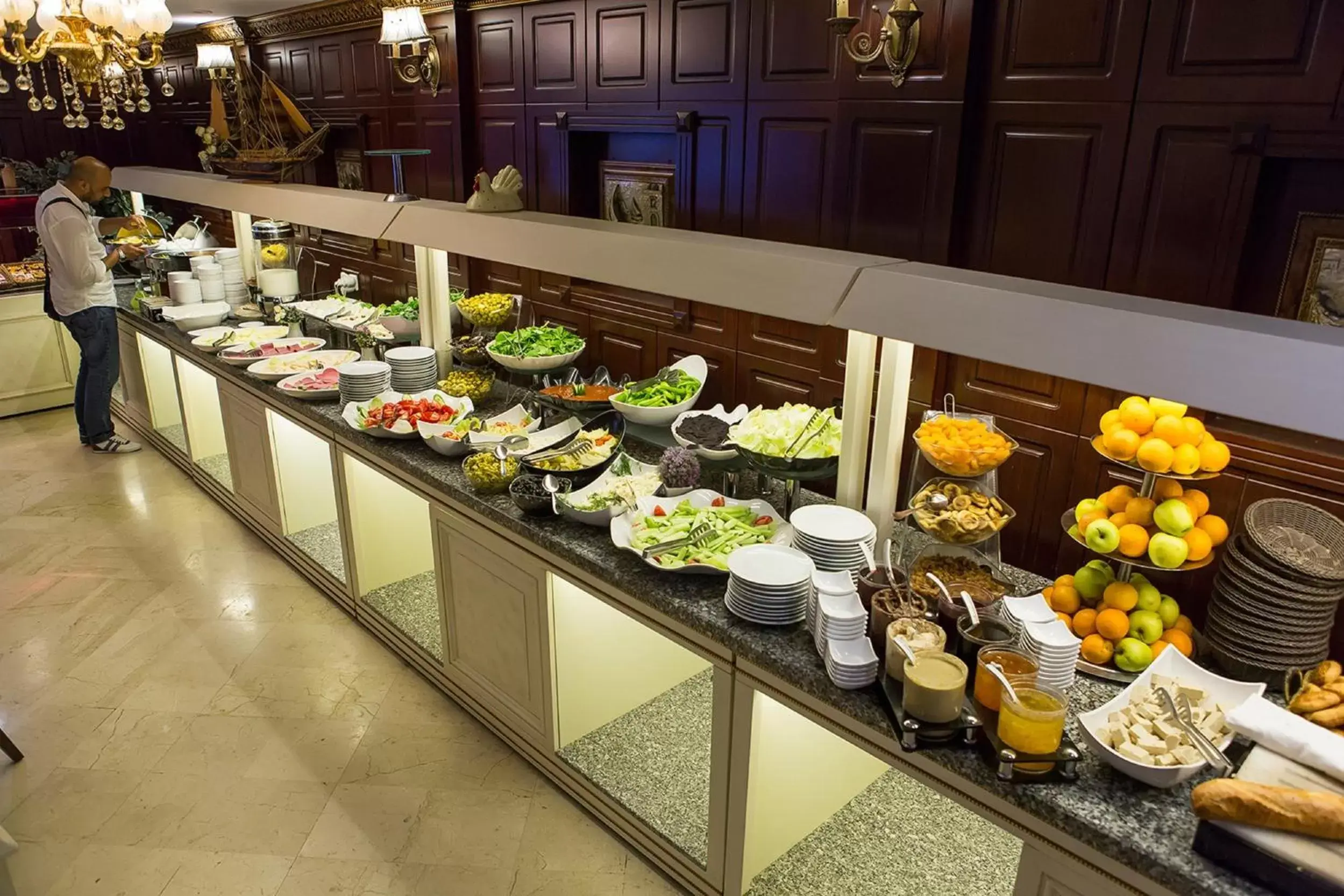Buffet breakfast in Hotel Buyuk Hamit