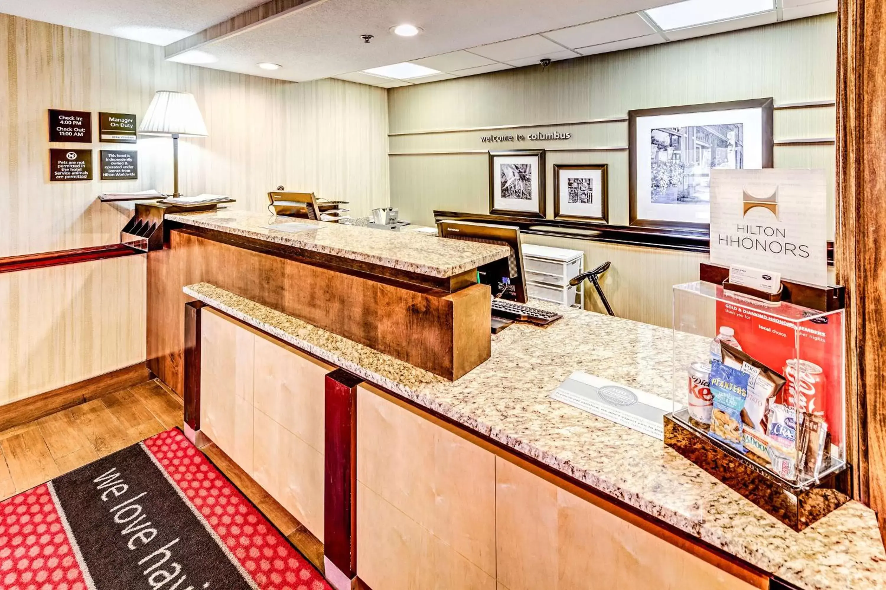 Lobby or reception, Kitchen/Kitchenette in Hampton Inn Columbus I-70E/Hamilton Road