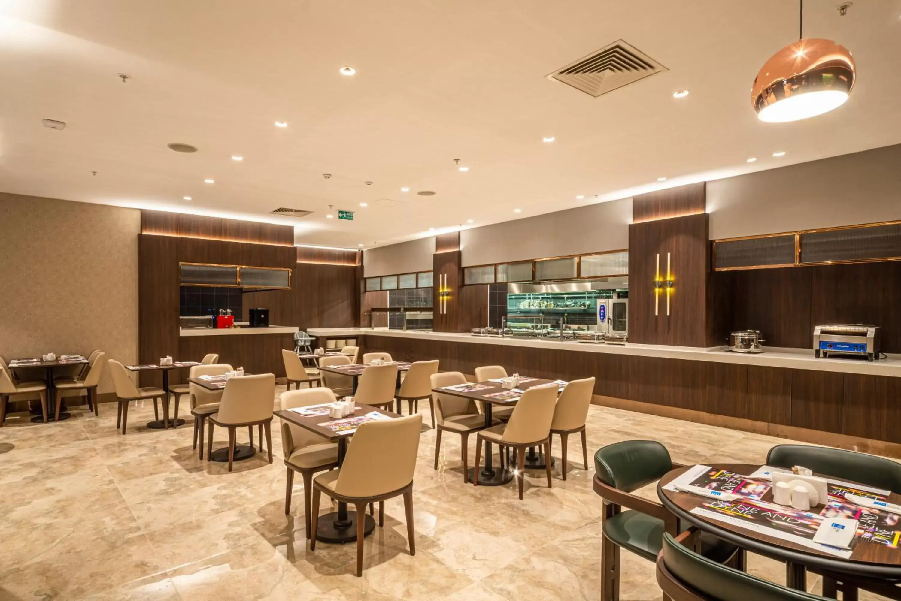 Restaurant/Places to Eat in TRYP By Wyndham Istanbul Sisli Hotel