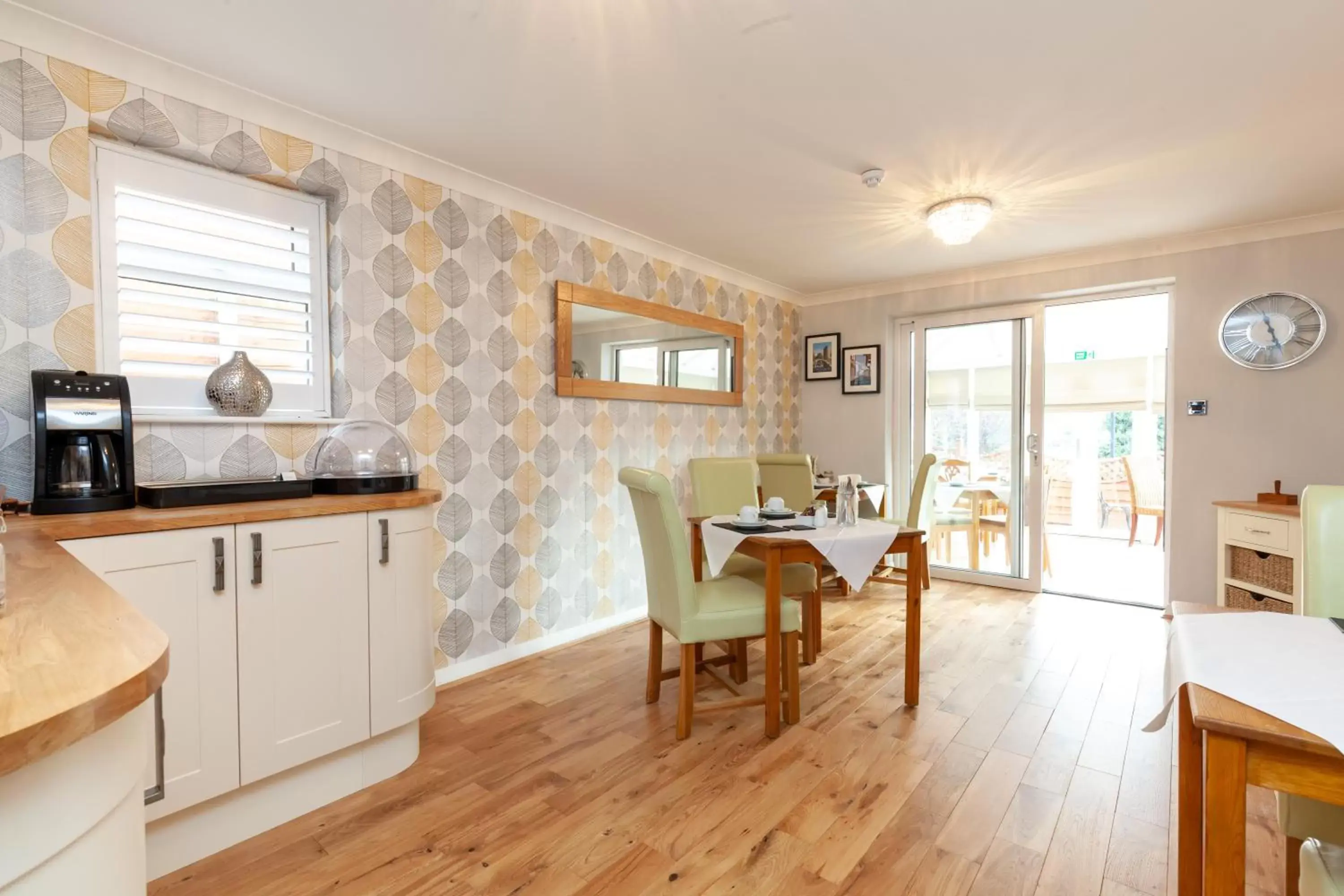 Dining area, Kitchen/Kitchenette in Harriet House B&B