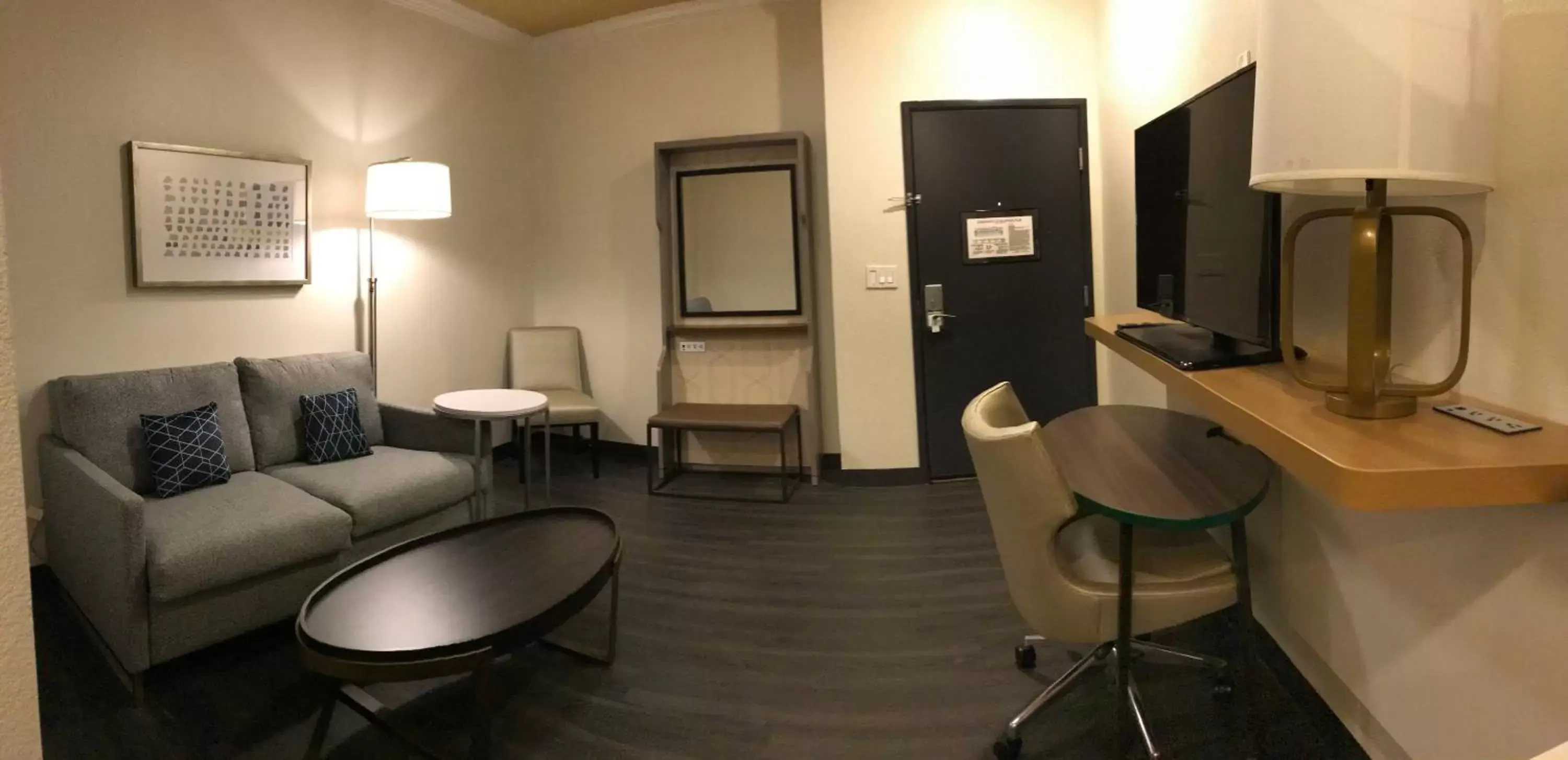 Photo of the whole room, Seating Area in Holiday Inn & Suites McKinney - N Allen, an IHG Hotel