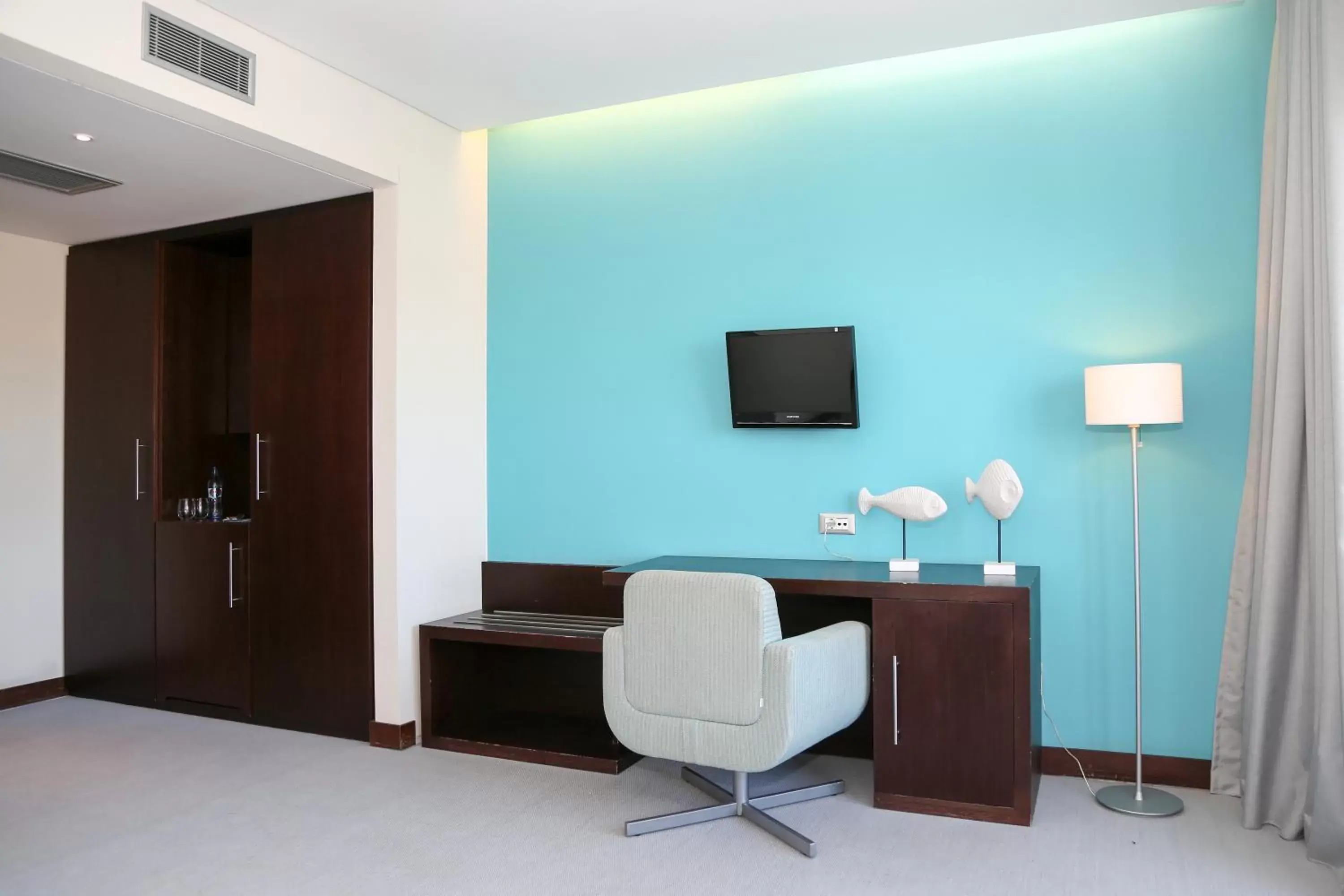 Seating area, TV/Entertainment Center in Hotel Praia