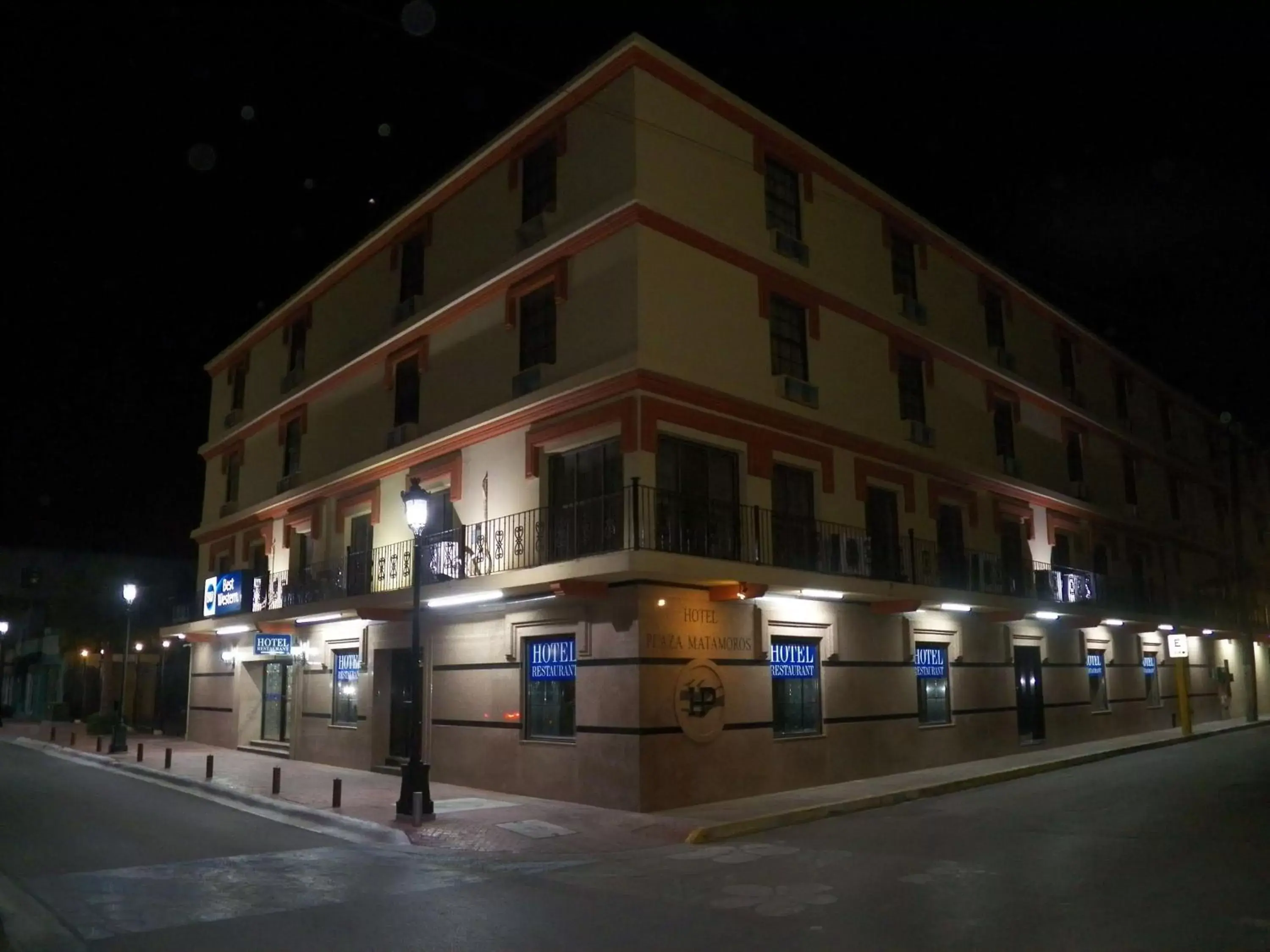 Property Building in Best Western Hotel Plaza Matamoros