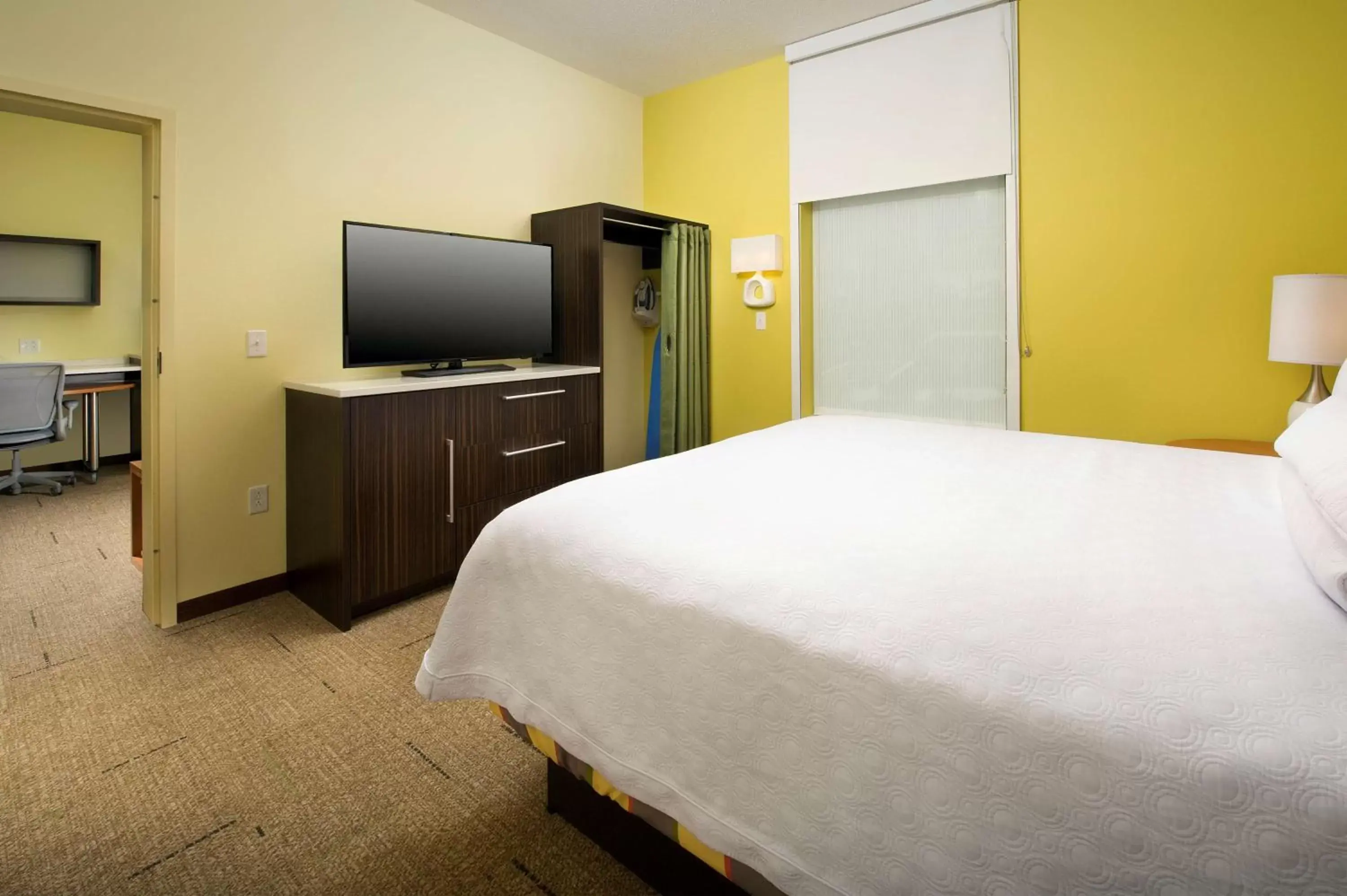 Bedroom, Bed in Home2 Suites by Hilton Arundel Mills BWI Airport