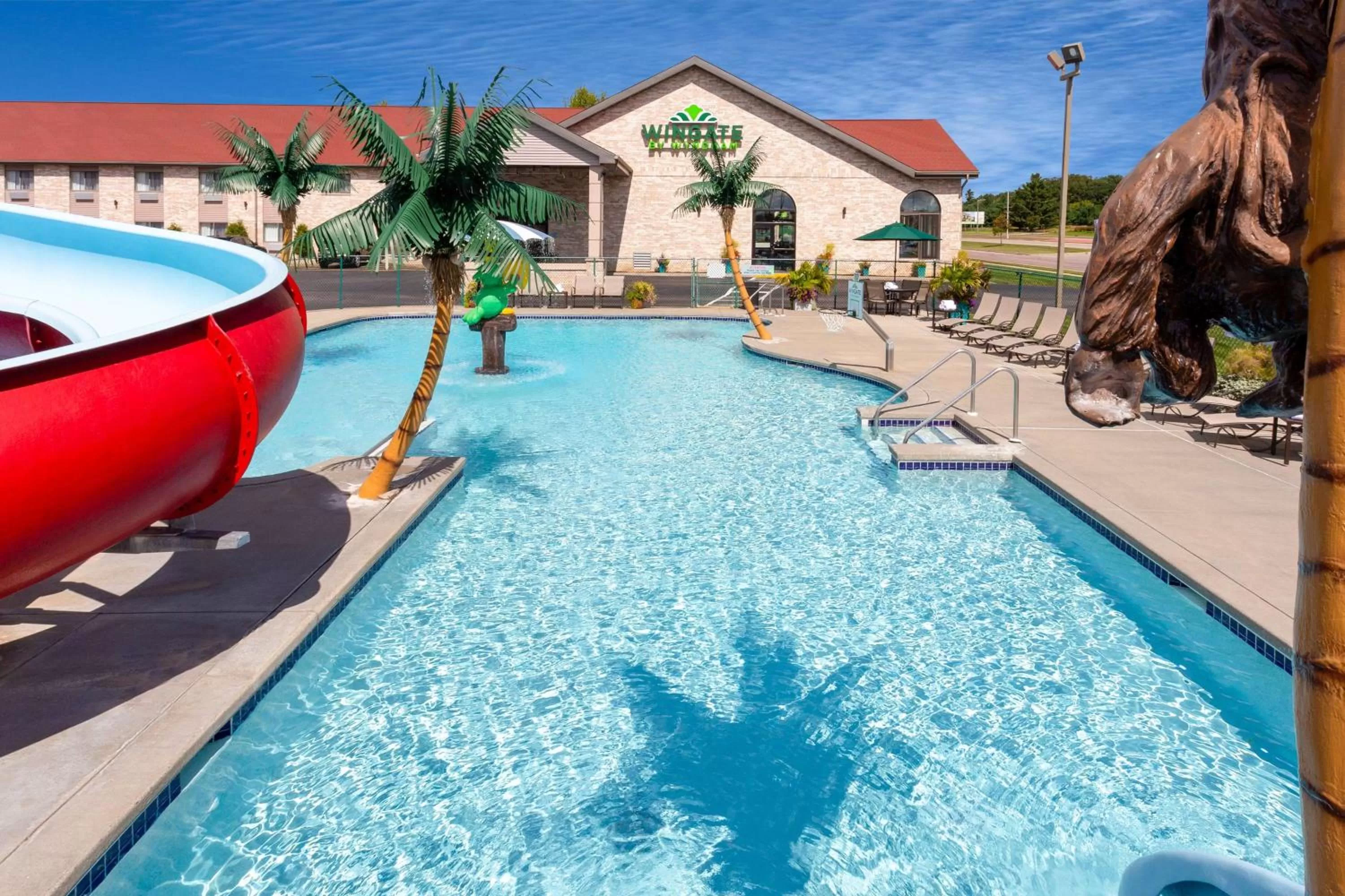 Pool view in Wingate by Wyndham Wisconsin Dells Waterpark