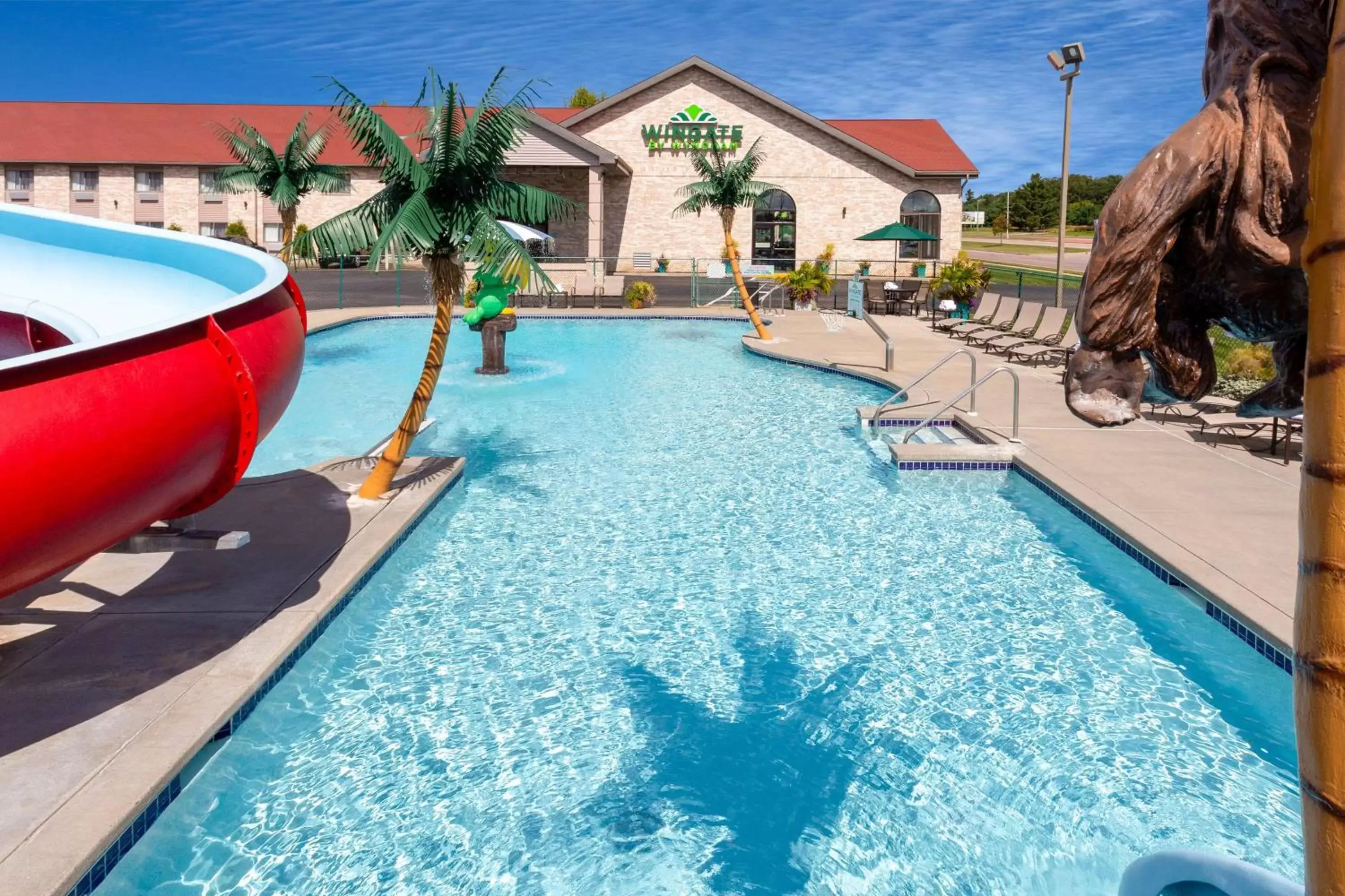 Pool view in Wingate by Wyndham Wisconsin Dells Waterpark Pool view in Wingate by Wyndham Wisconsin Dells Waterpark