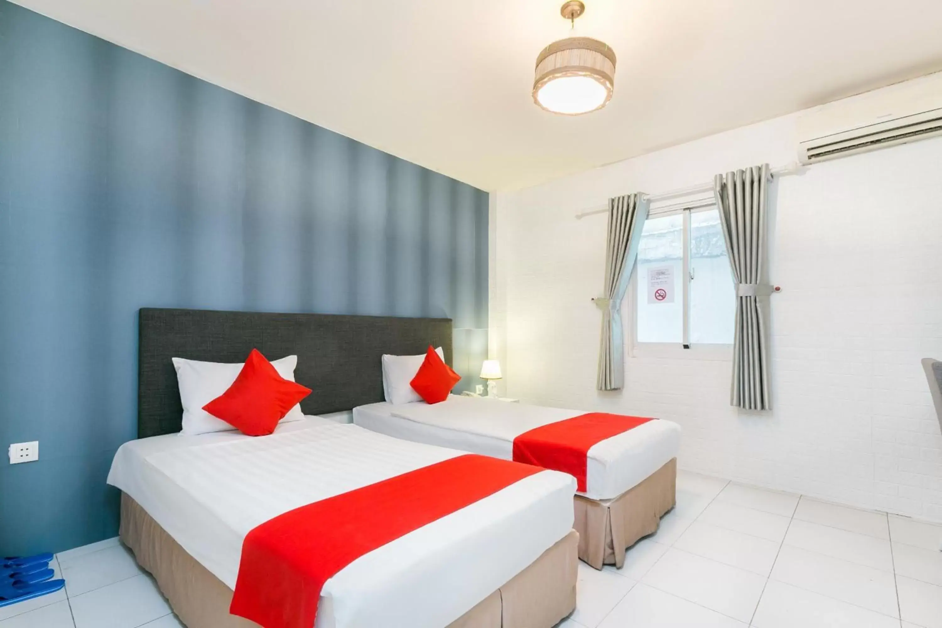 Photo of the whole room, Bed in Centara Saigon Hotel
