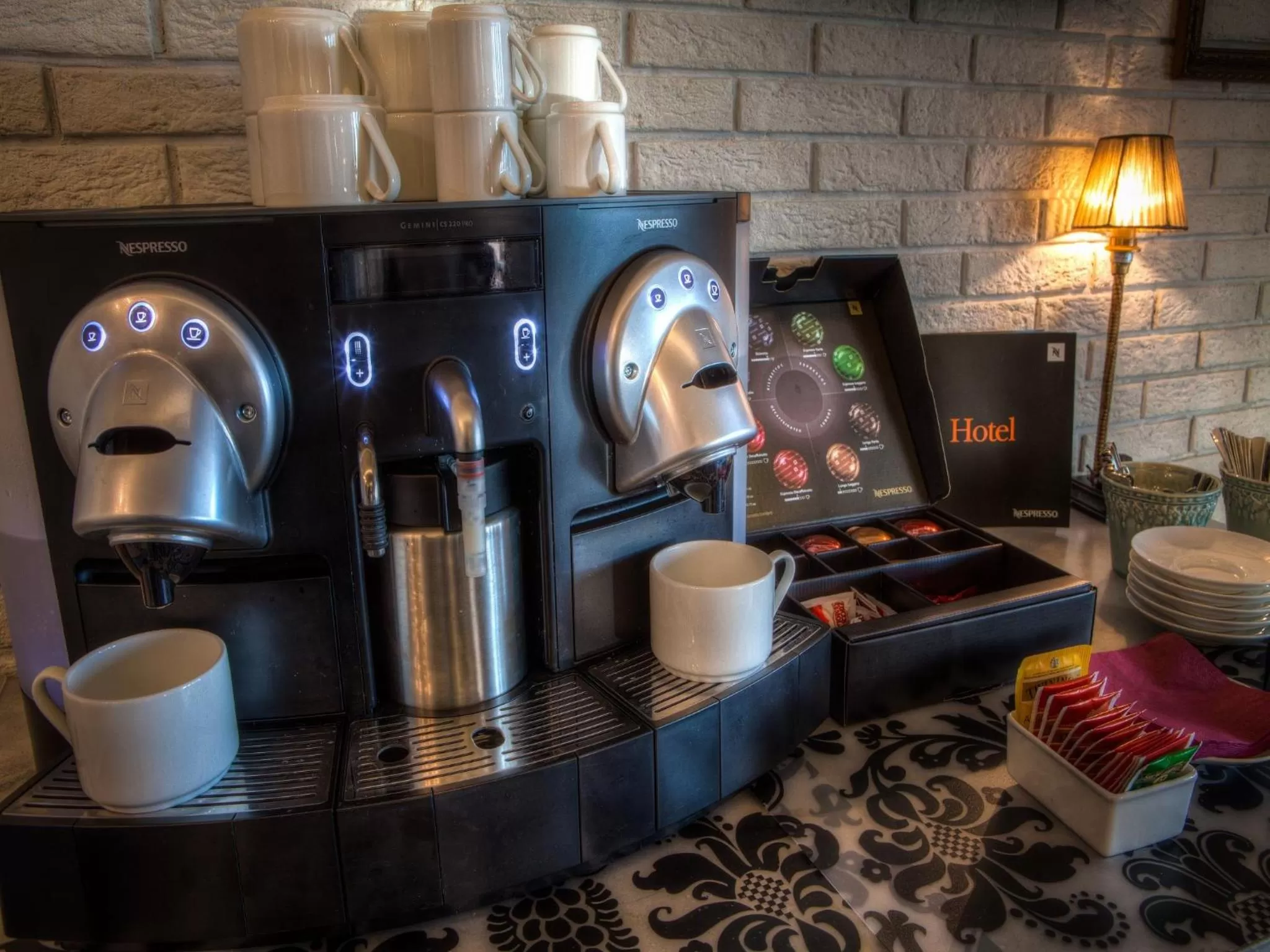 Restaurant/places to eat in Bell Suite Hotel