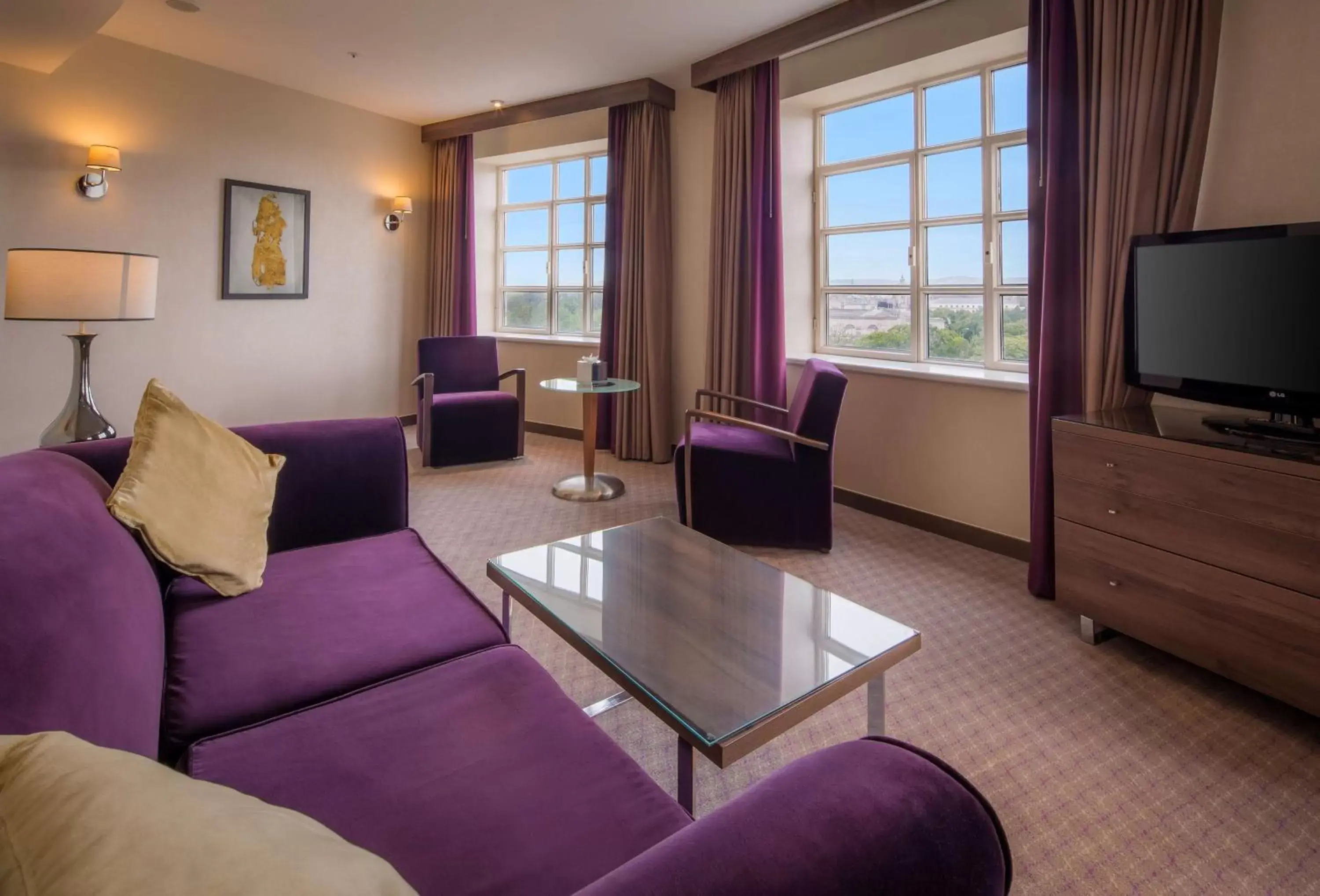 Bedroom, Seating Area in Hilton Cardiff